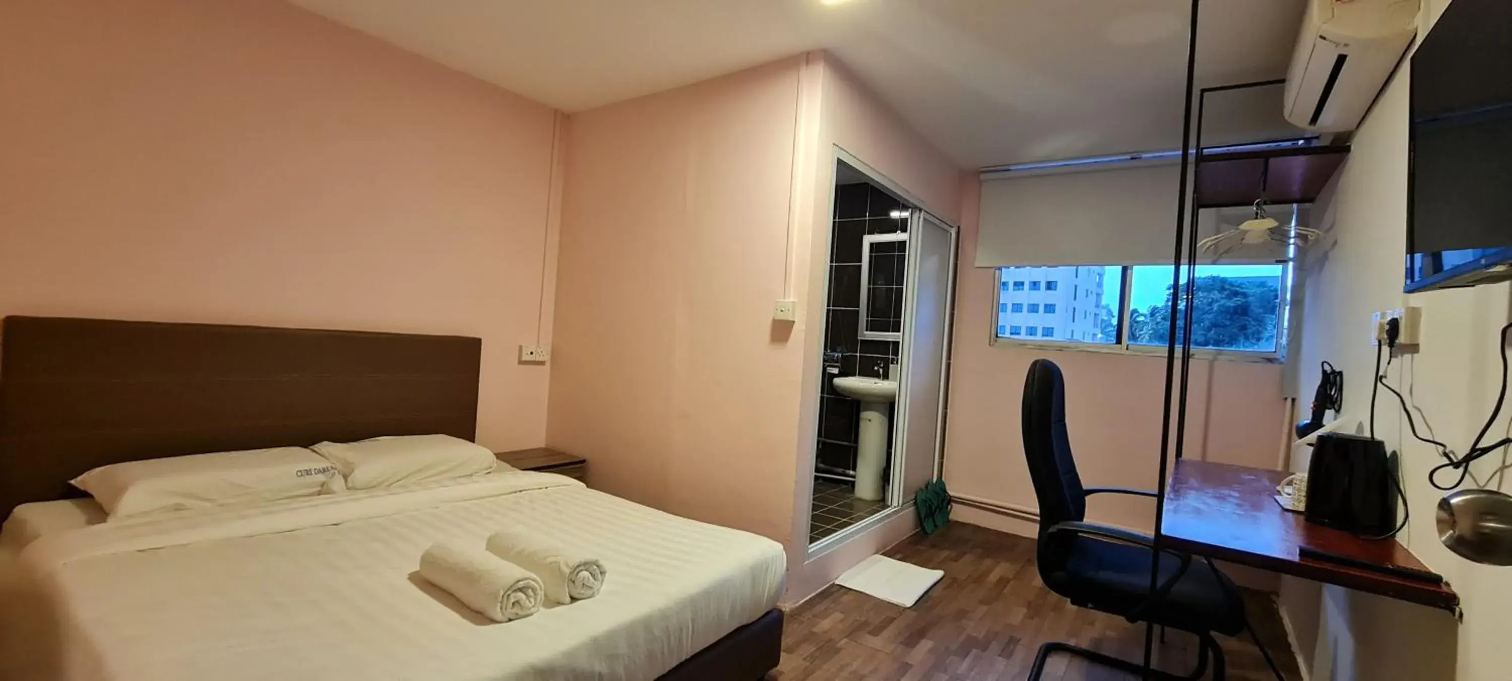 Photo of the whole room, Bed in Misto Hotel Photo of the whole room, Bed in Misto Hotel