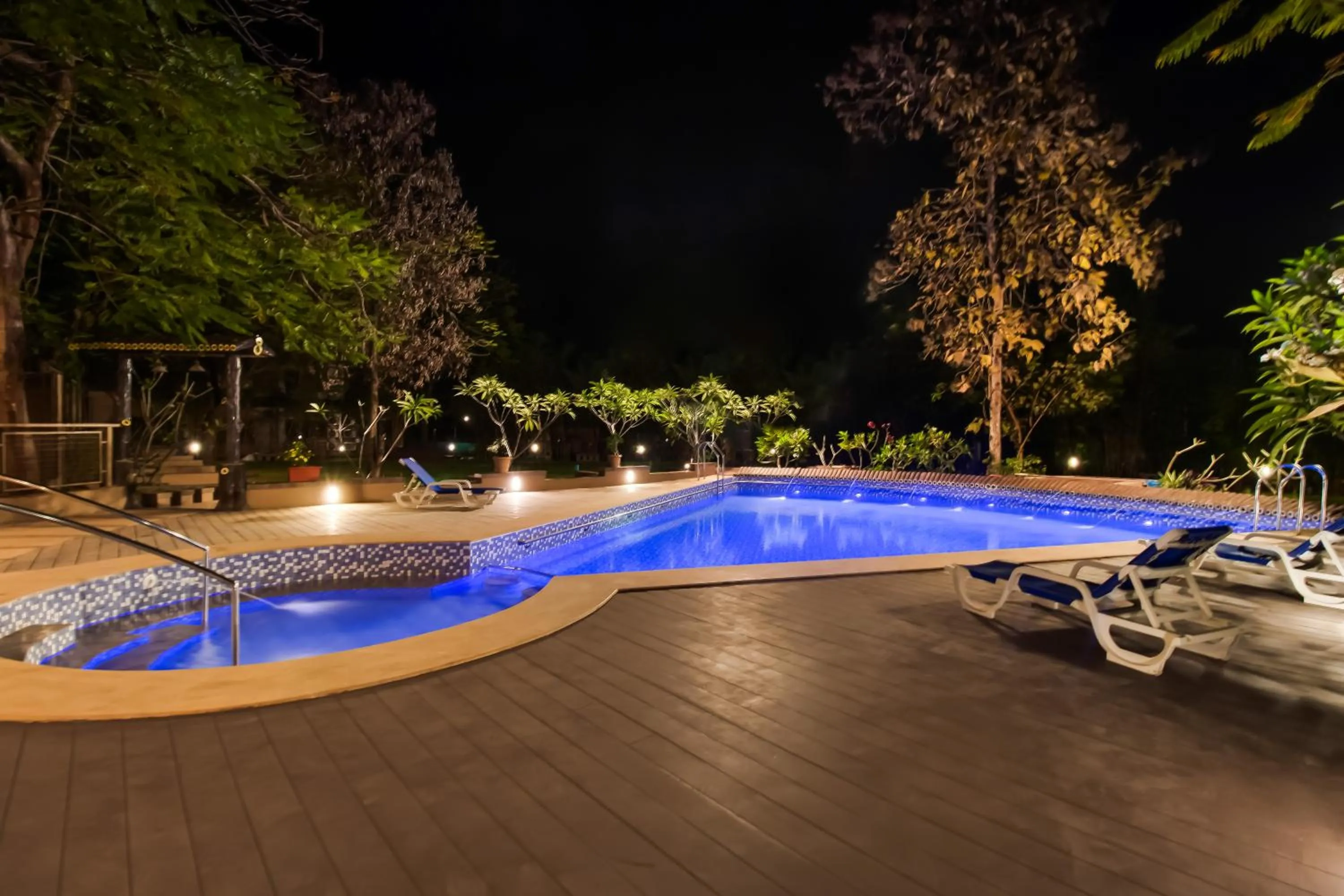 Swimming pool in Club Mahindra Netrang