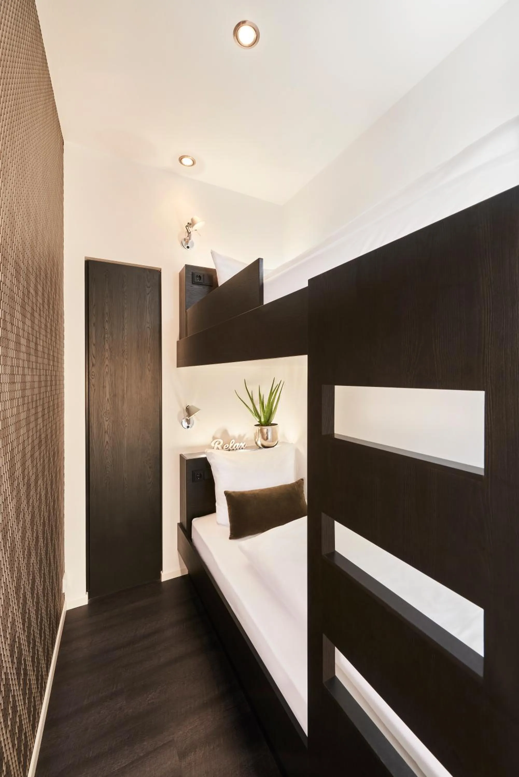 bunk bed, Bed in Nena Hotel Bremen