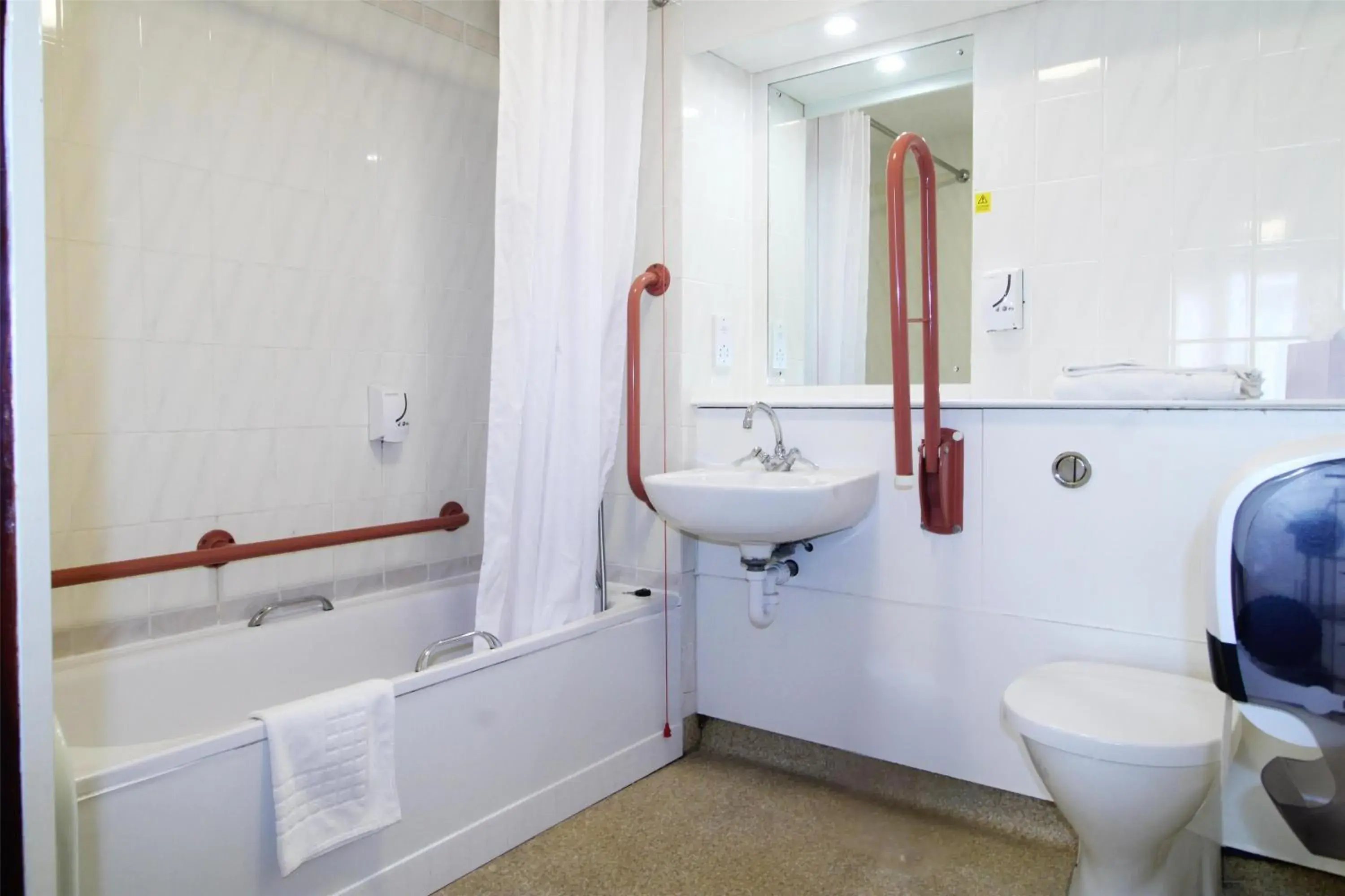 Double Room with Bath Tub - Disability Access/Non-Smoking in Casa Mere Manchester Airport, Knutsford, Sure Collection by Best Western Double Room with Bath Tub - Disability Access/Non-Smoking in Casa Mere Manchester Airport, Knutsford, Sure Collection by Best Western