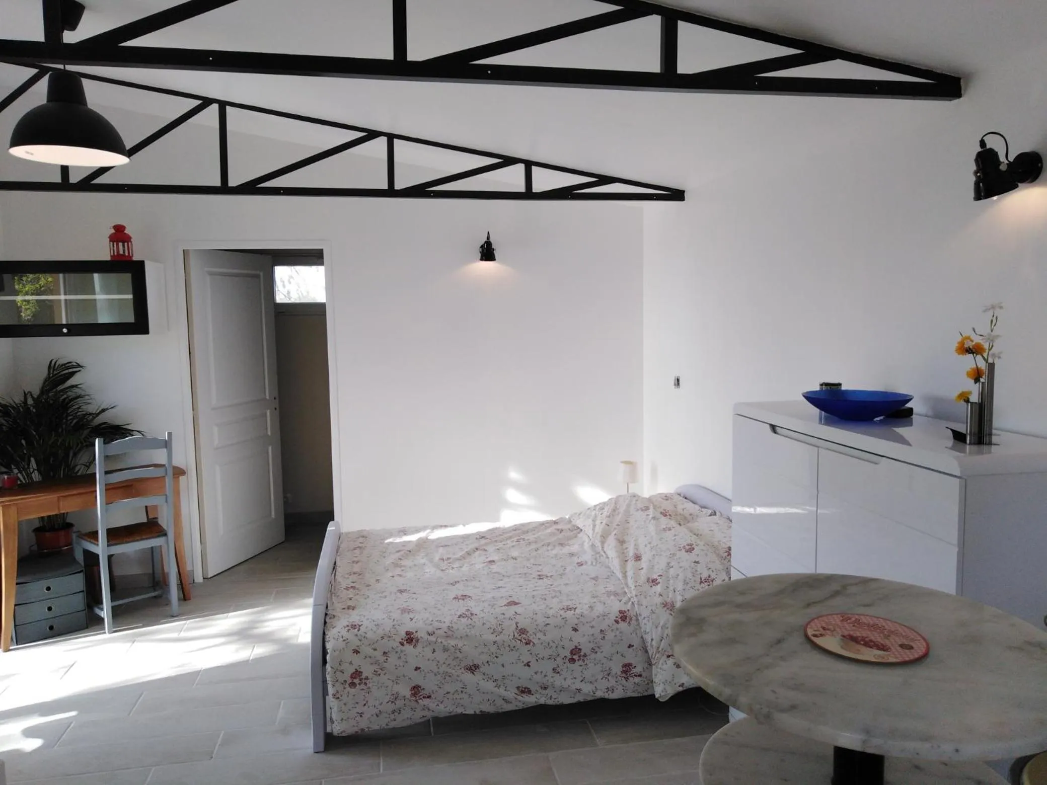 Photo of the whole room in Le chalet du Bord de l'eau