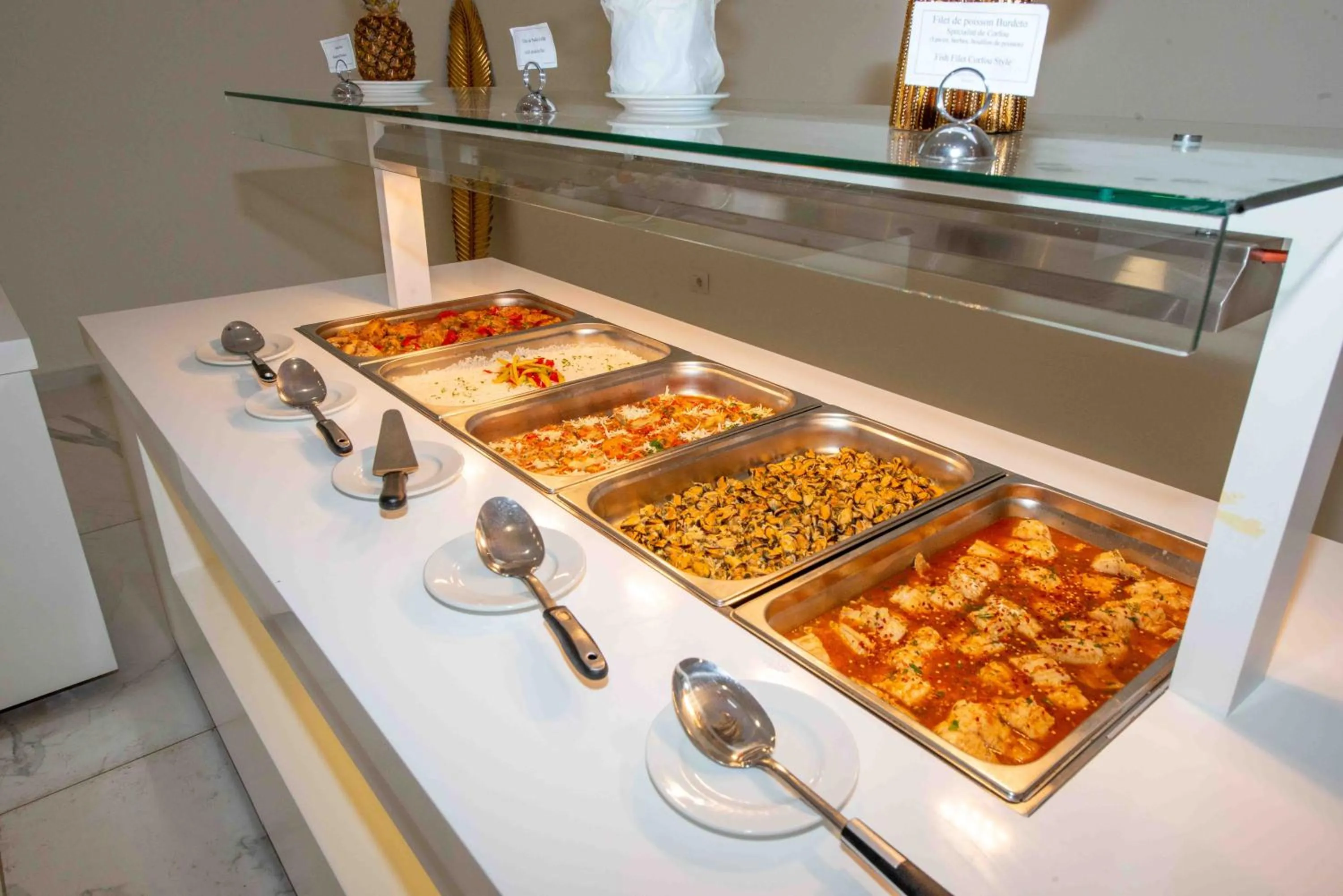 Food in LAGUNA HOLIDAY RESORT