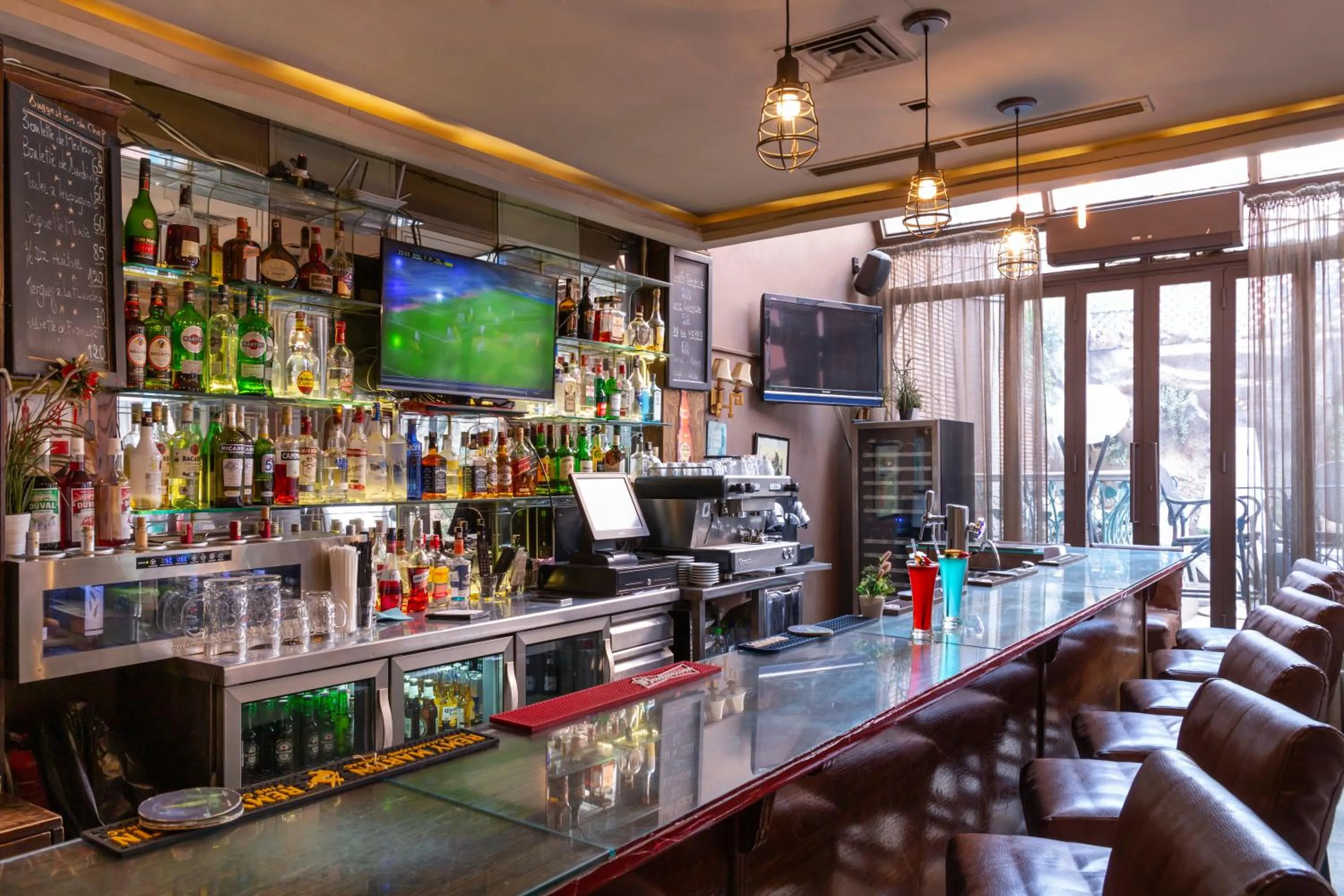 Restaurant/places to eat in Le Caspien Boutique Hotel