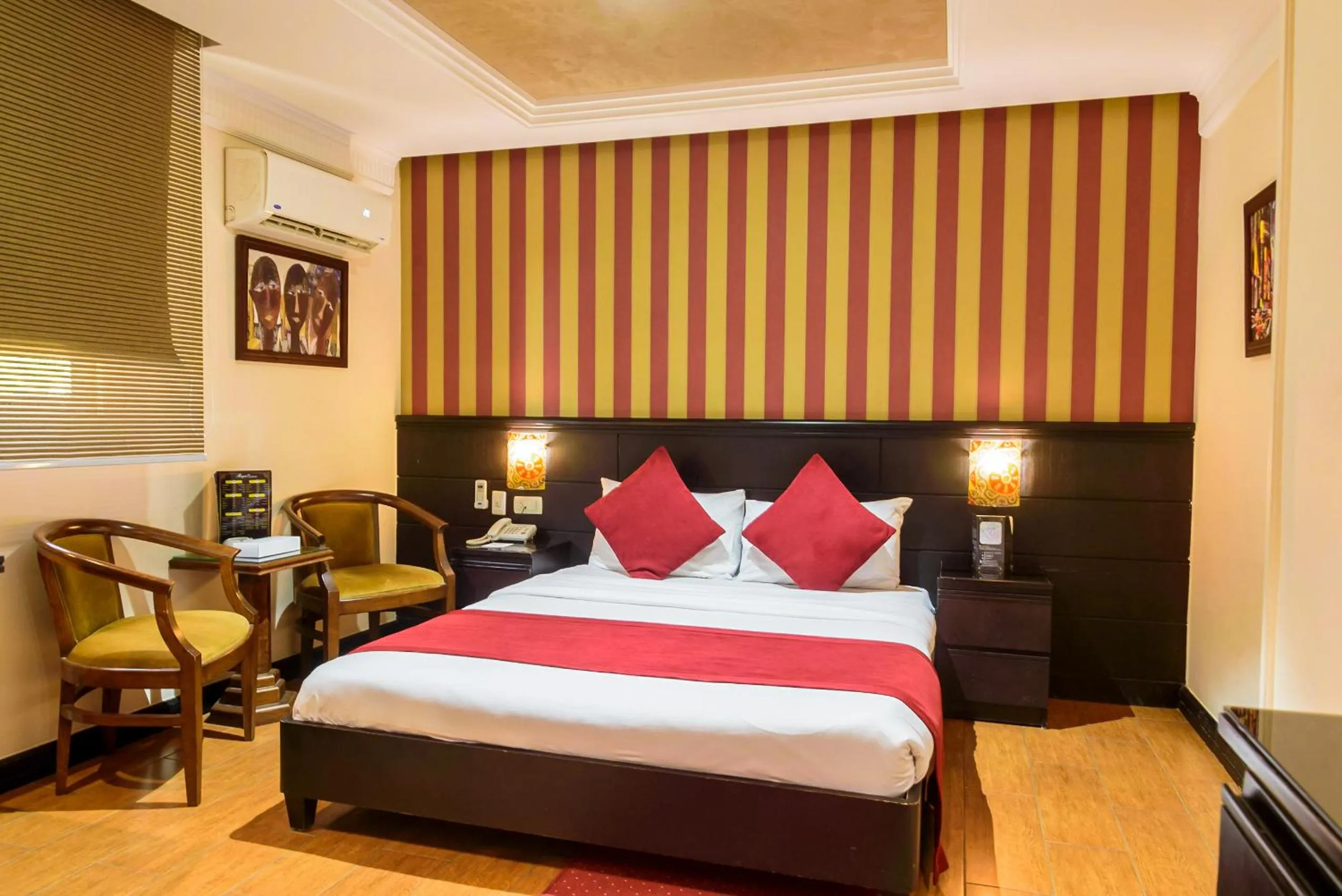 Bed in Royal Day