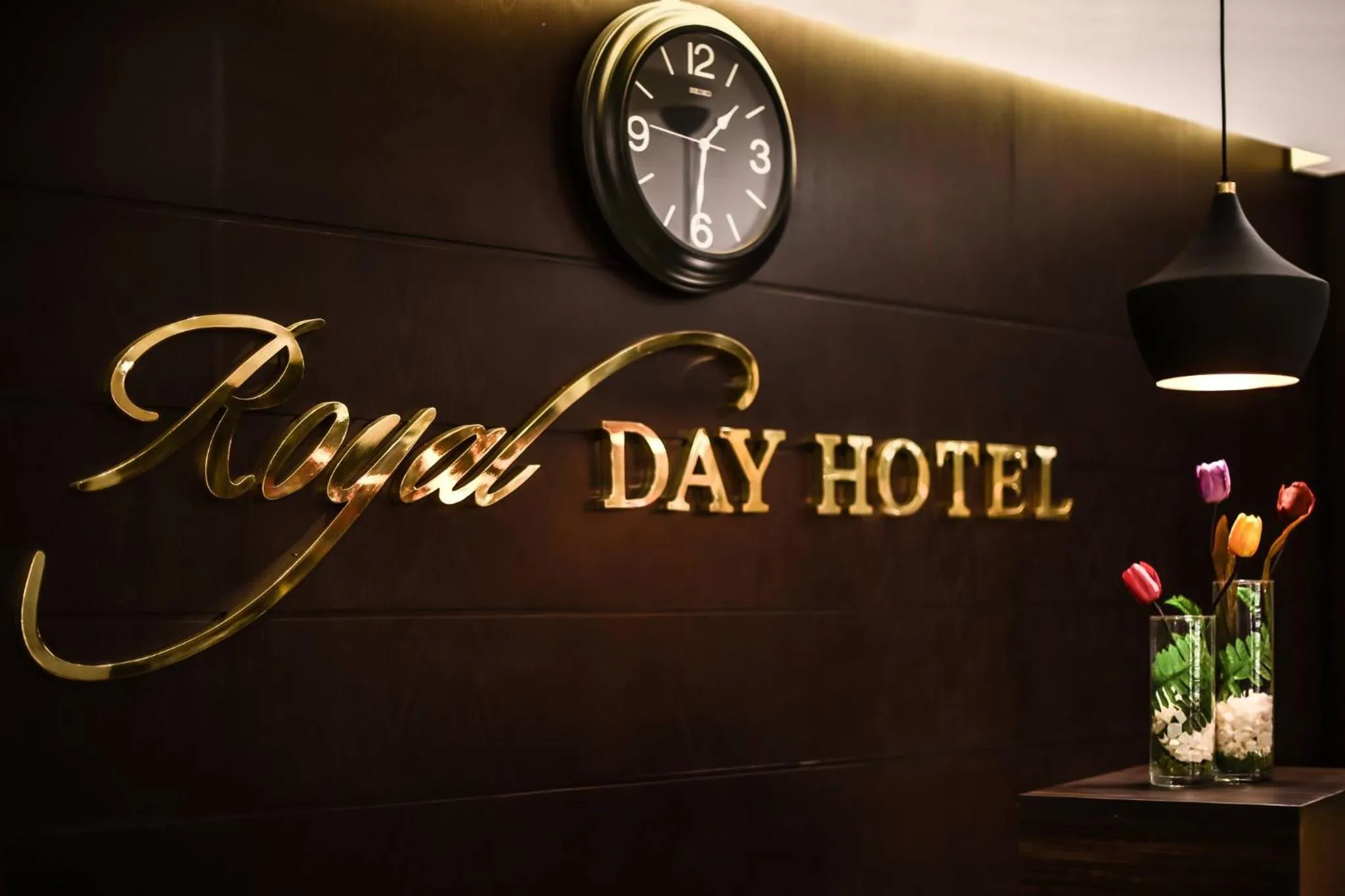 Logo/Certificate/Sign in Royal Day