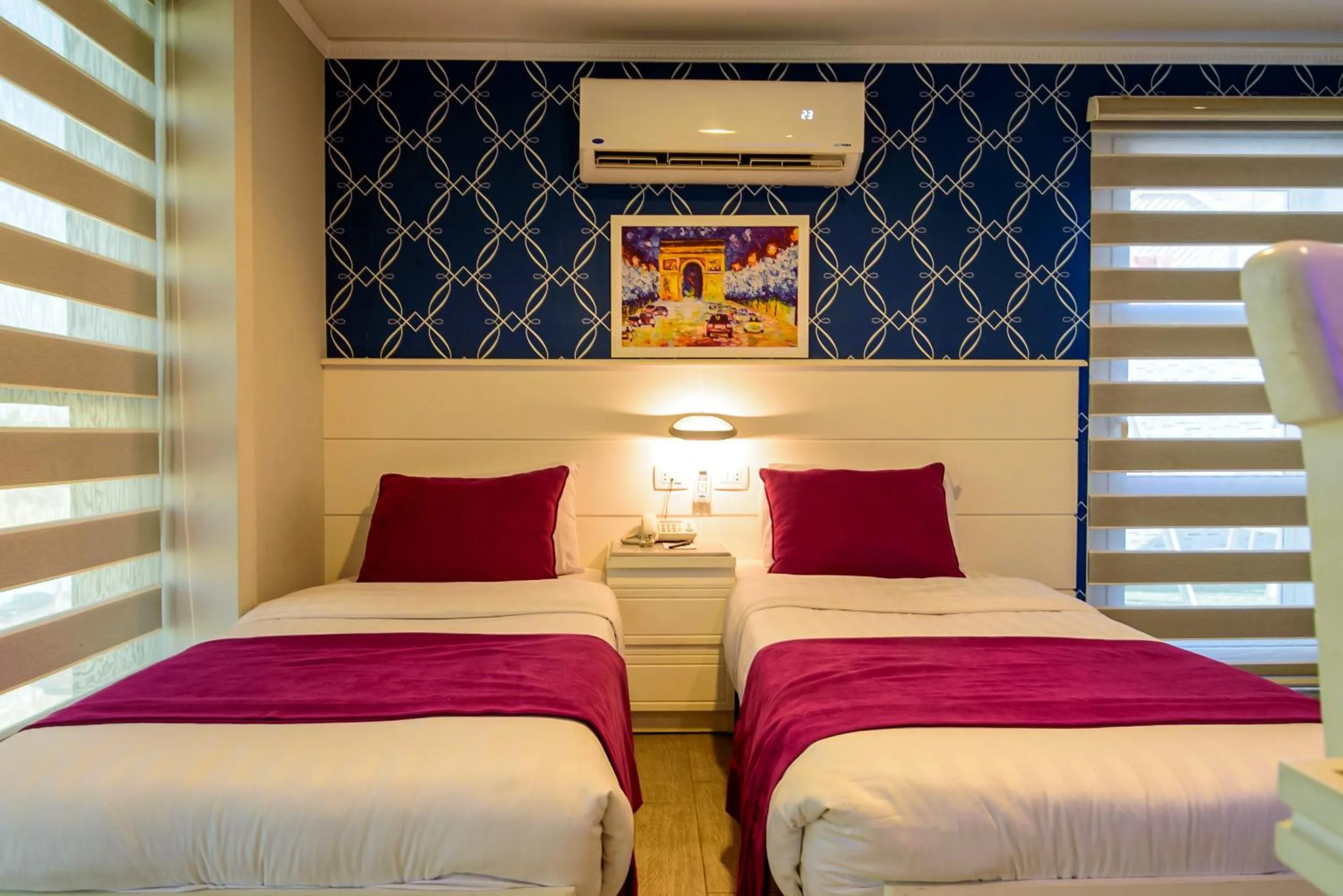 Bed in Royal Day