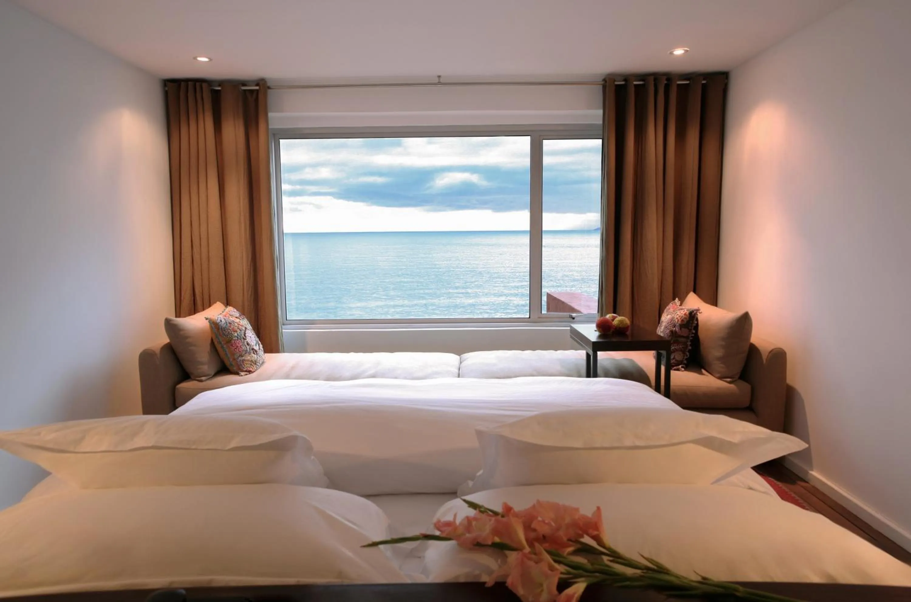 Bed in Titilaka by Andean