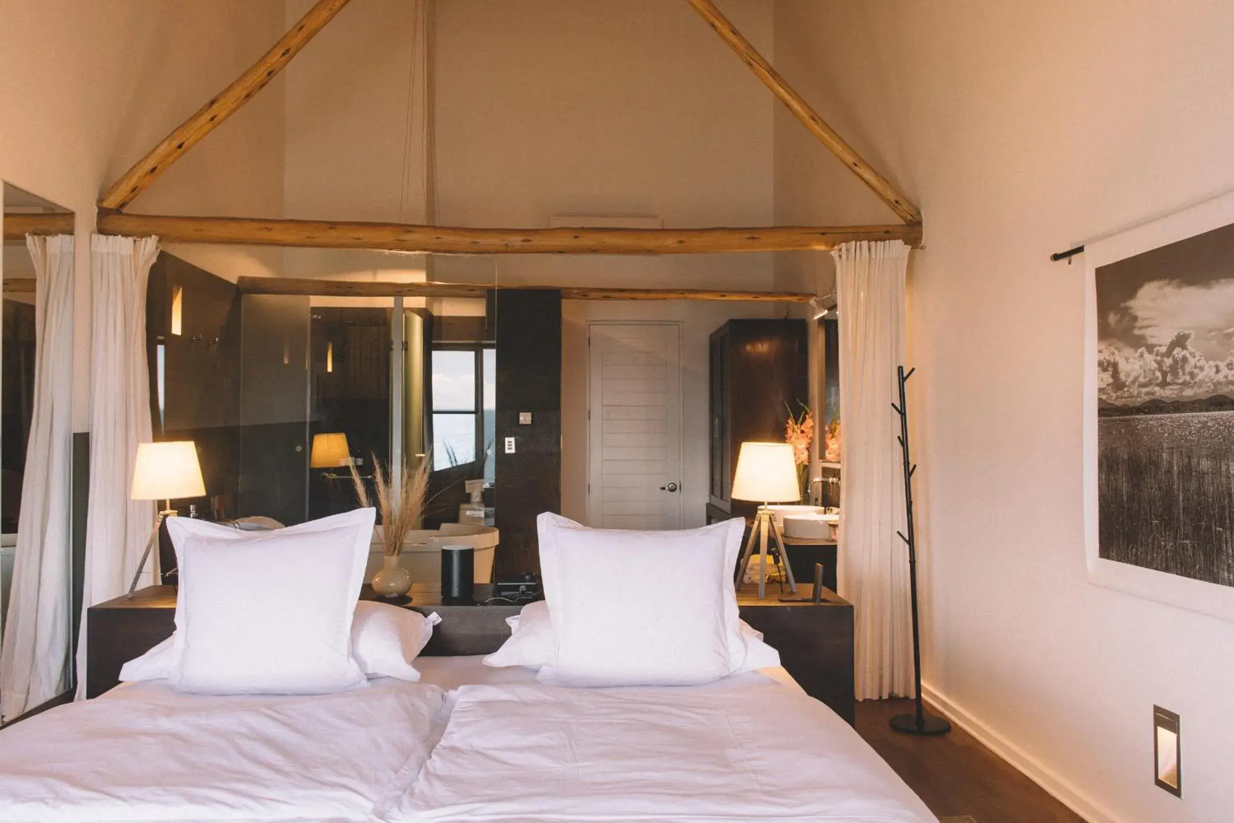 Deluxe Double or Twin Room with Lake View in Titilaka by Andean Deluxe Double or Twin Room with Lake View in Titilaka by Andean