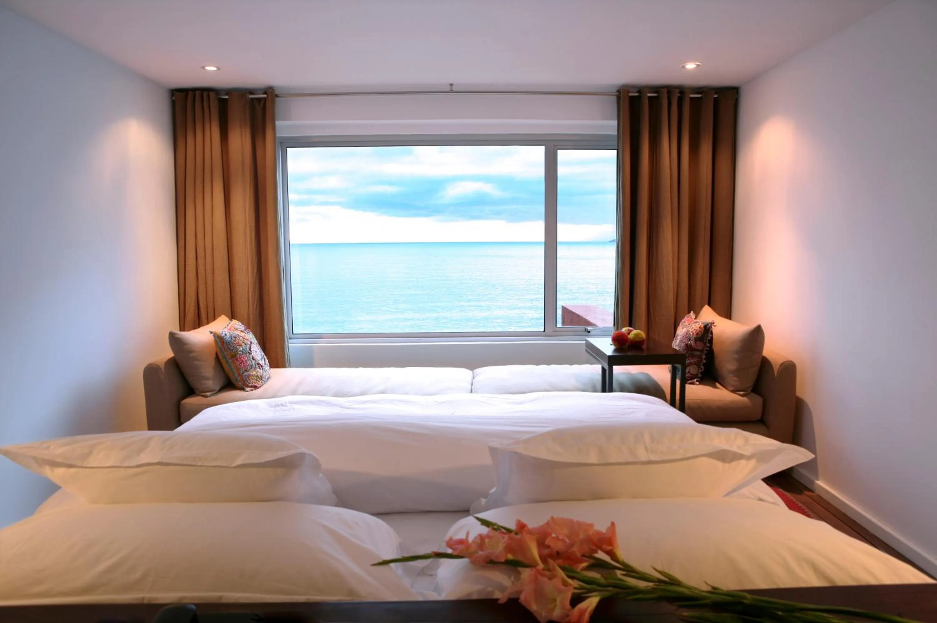 Photo of the whole room, Bed in Titilaka by Andean