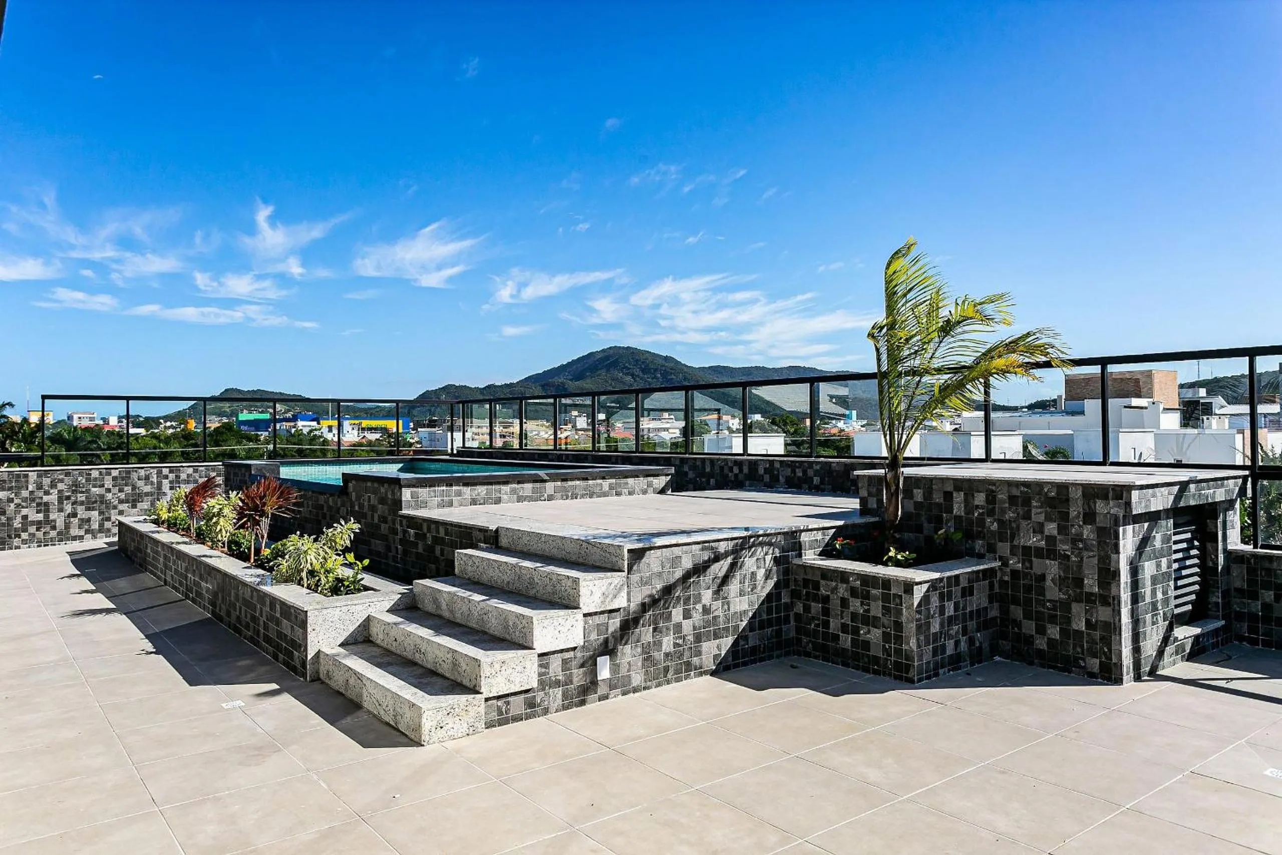 Studio in condominium with pool 700m beach STI210
