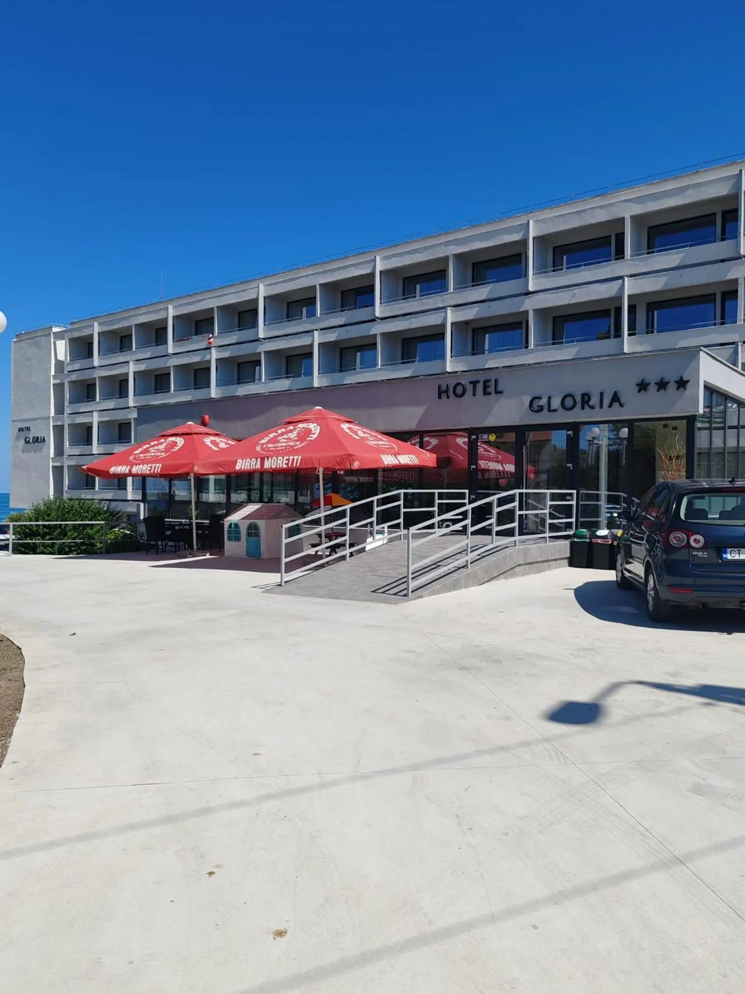 Property building in Hotel Gloria