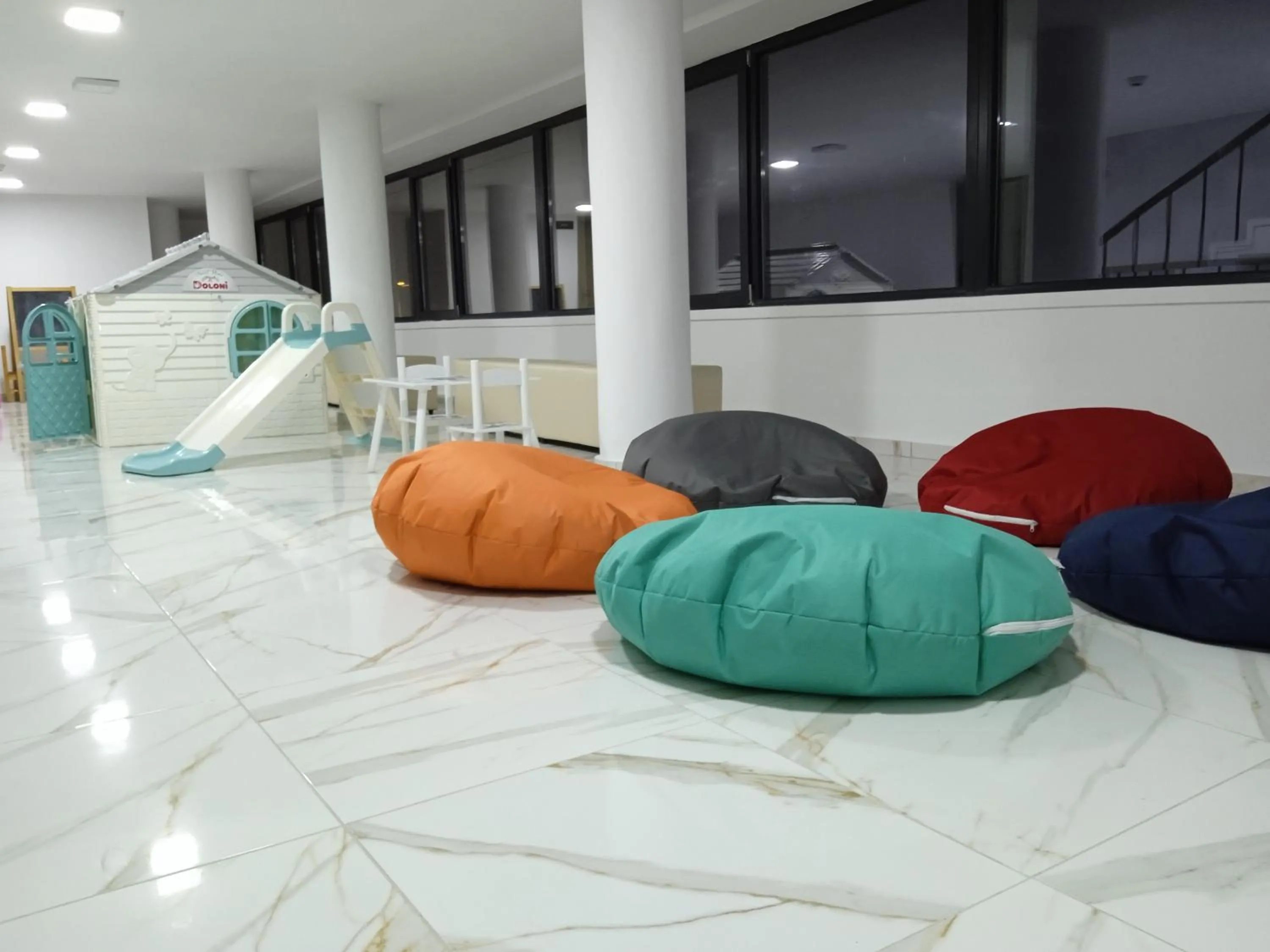 Seating area in Hotel Gloria