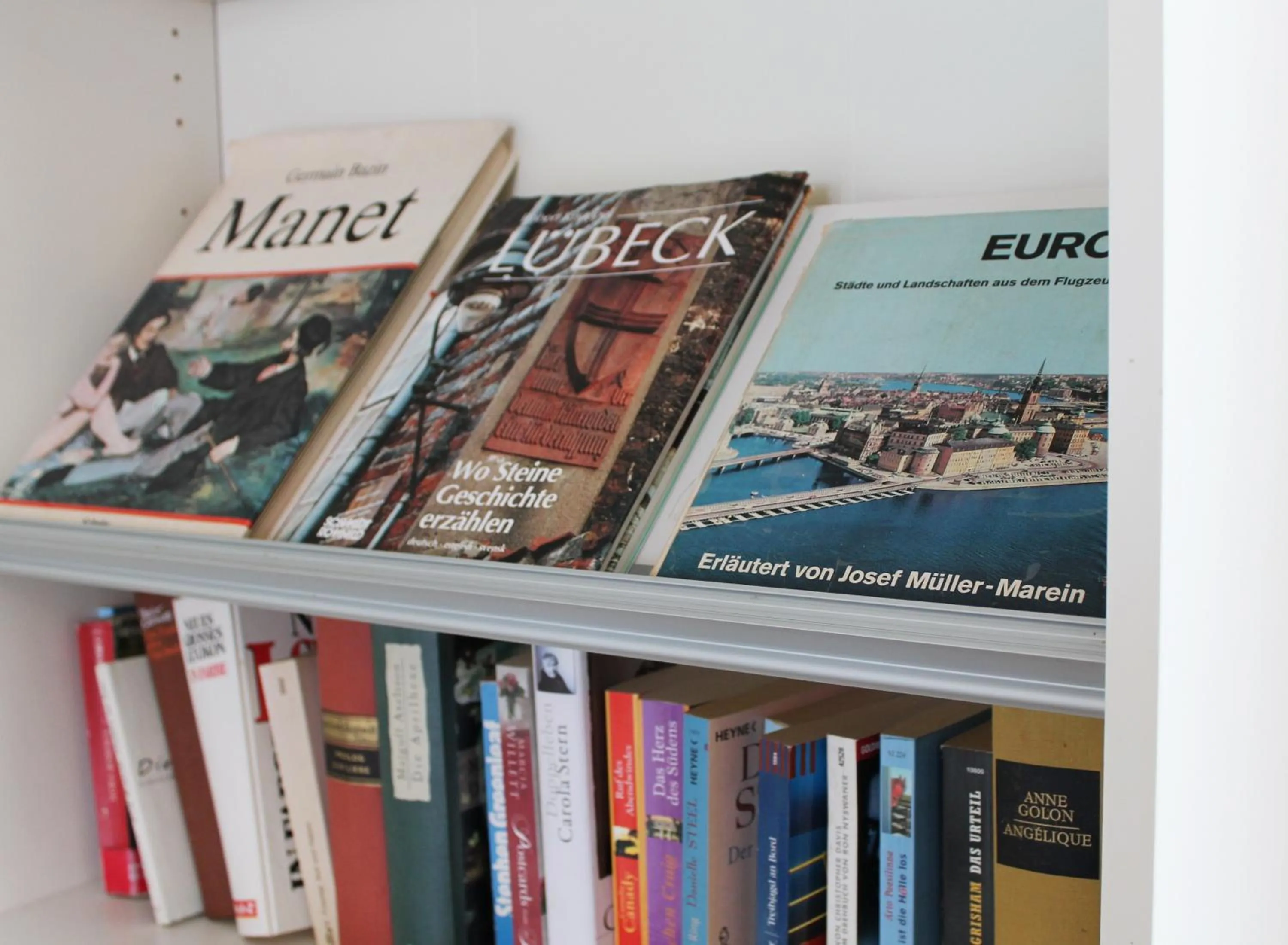 Communal lounge/ TV room in Hotel Wakenitzblick