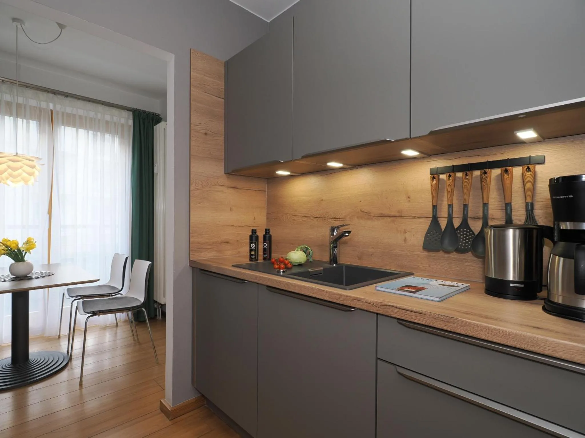 Kitchen or kitchenette in Kaiservillen Heringsdorf - Ferienwohnung mit 1 Schlafzimmer und Balkon D112