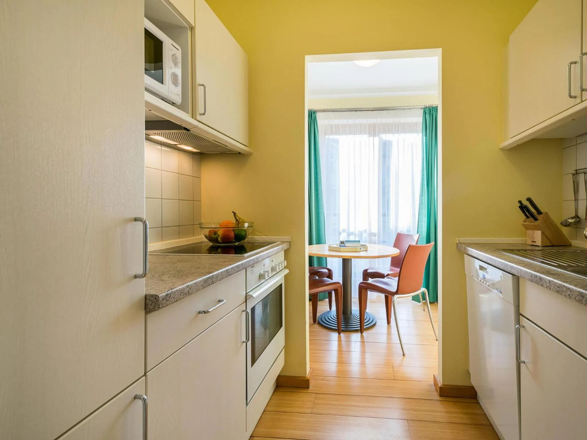 Kitchen or kitchenette in Kaiservillen Heringsdorf - Ferienwohnung mit 1 Schlafzimmer und Balkon D122