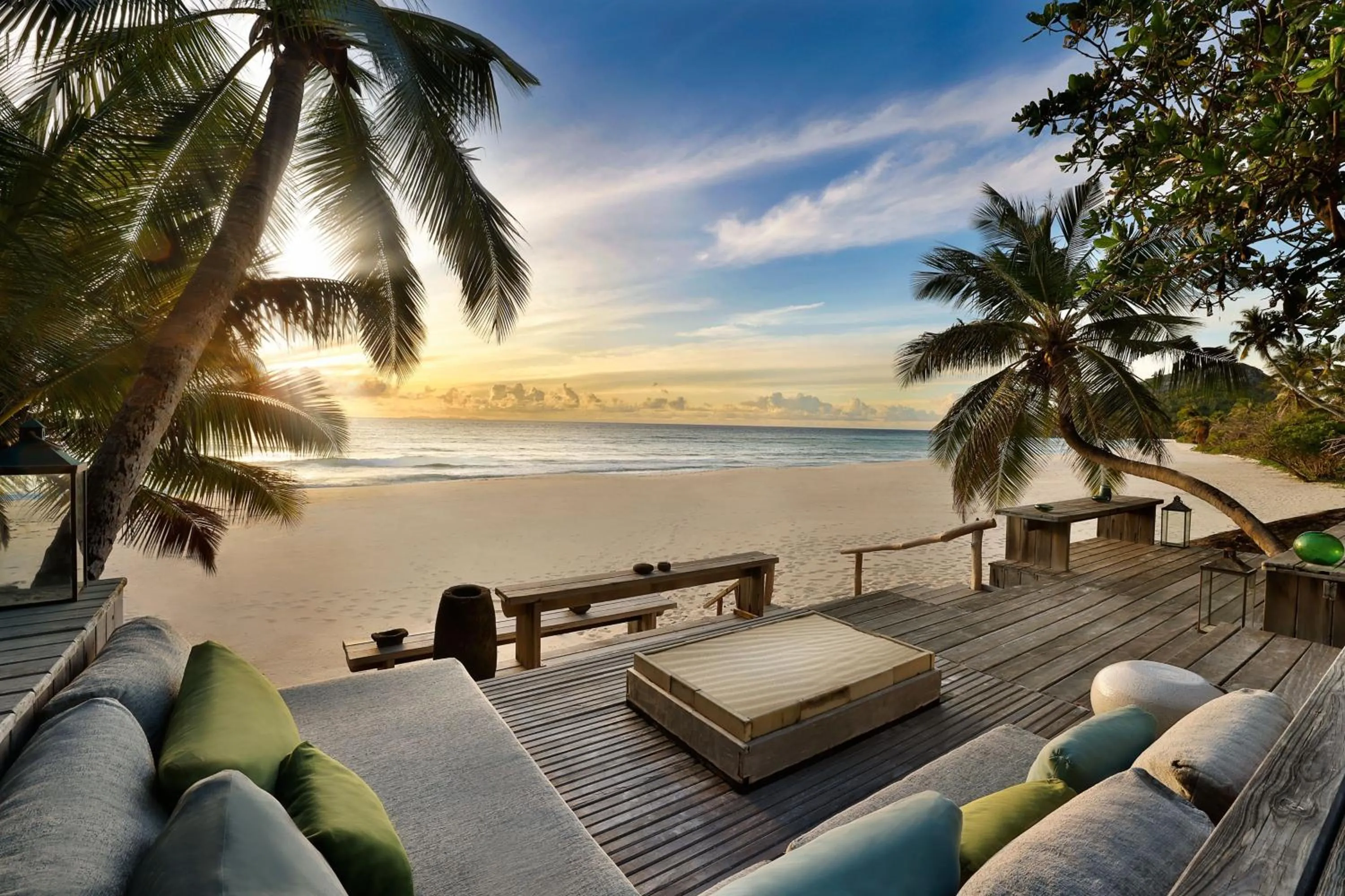 Lounge or bar in North Island, a Luxury Collection Resort, Seychelles
