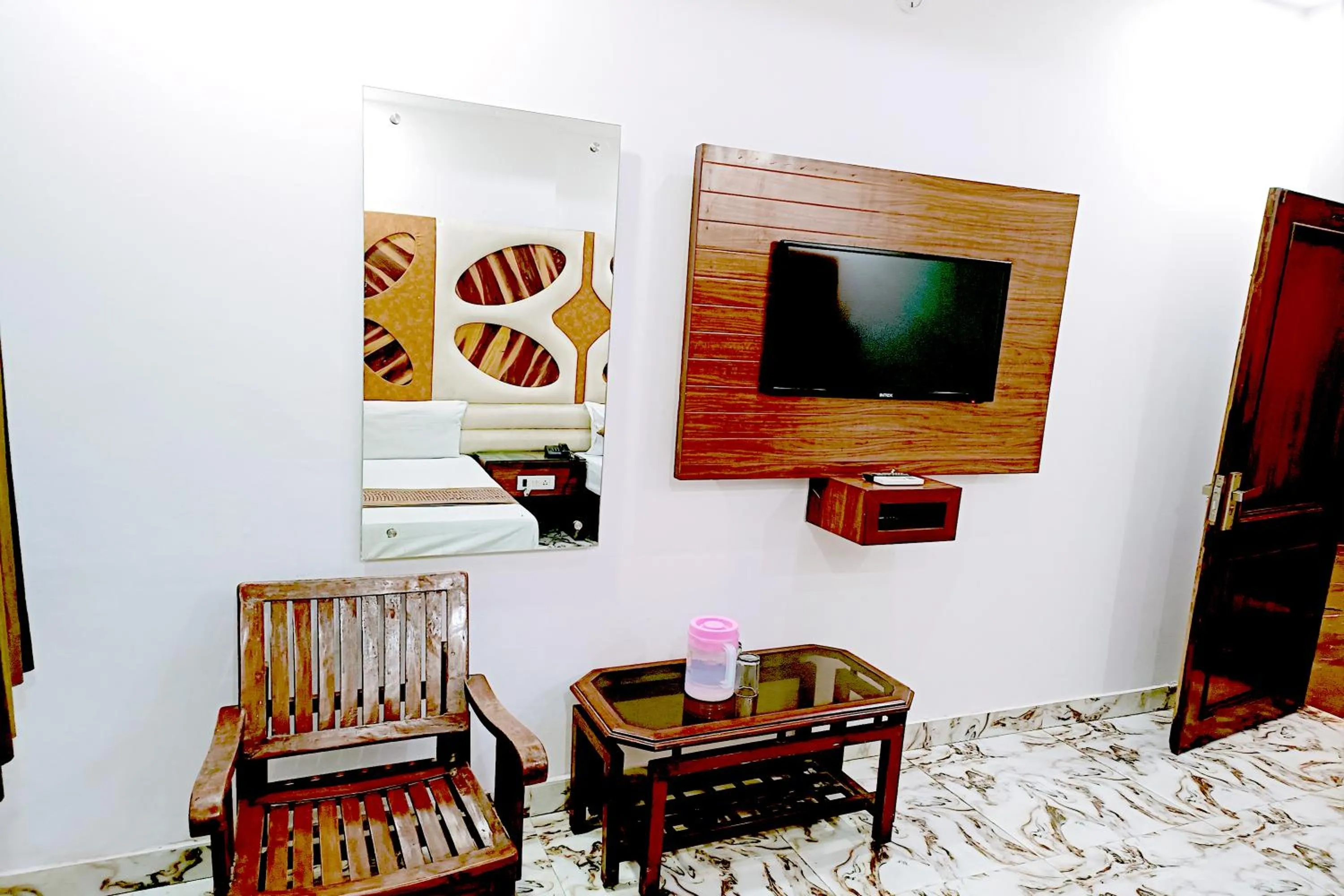 TV and multimedia in Hotel Crystal Deluxe at New Delhi Railway Station