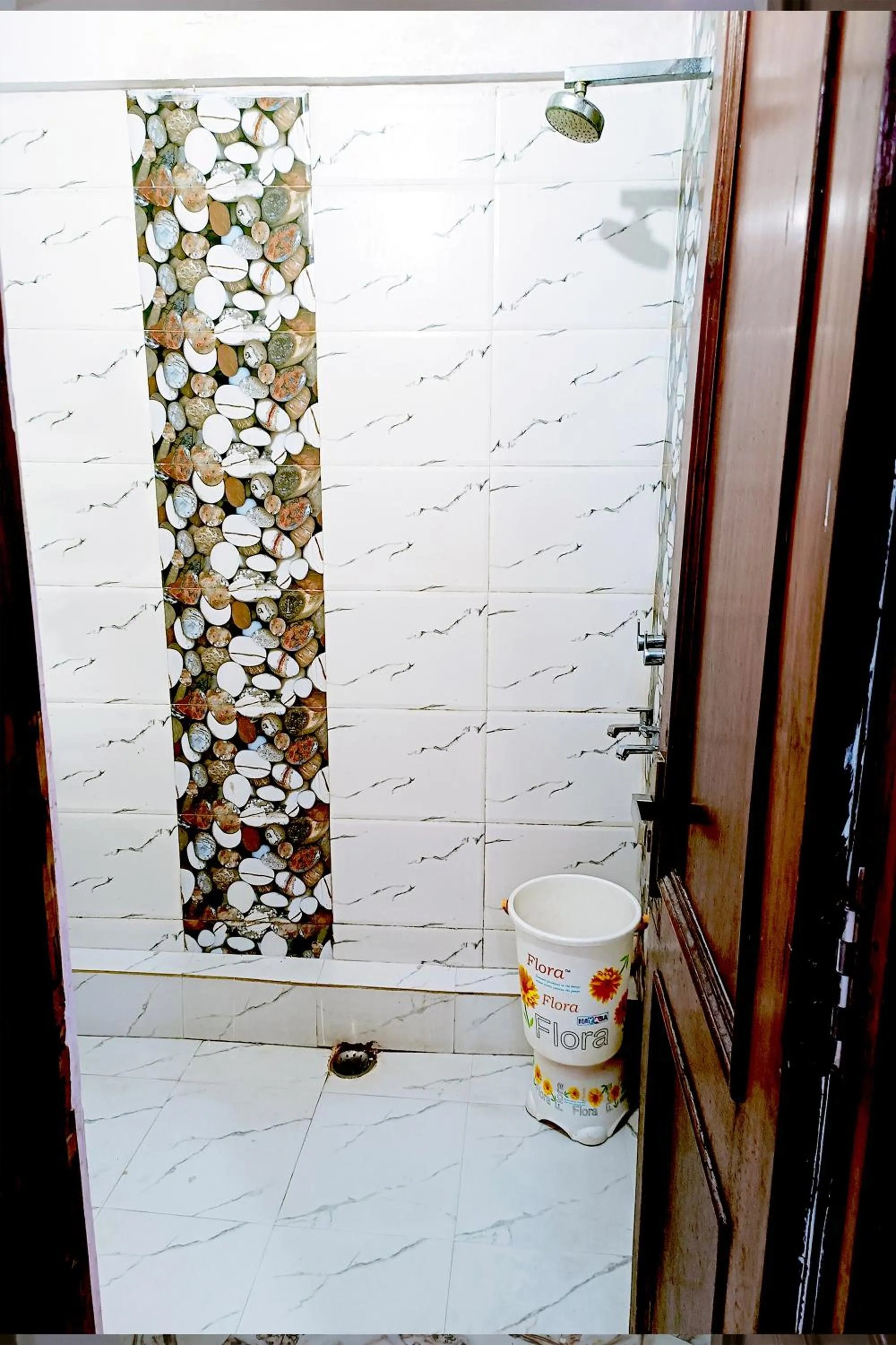 Bathroom in Hotel Crystal Deluxe at New Delhi Railway Station