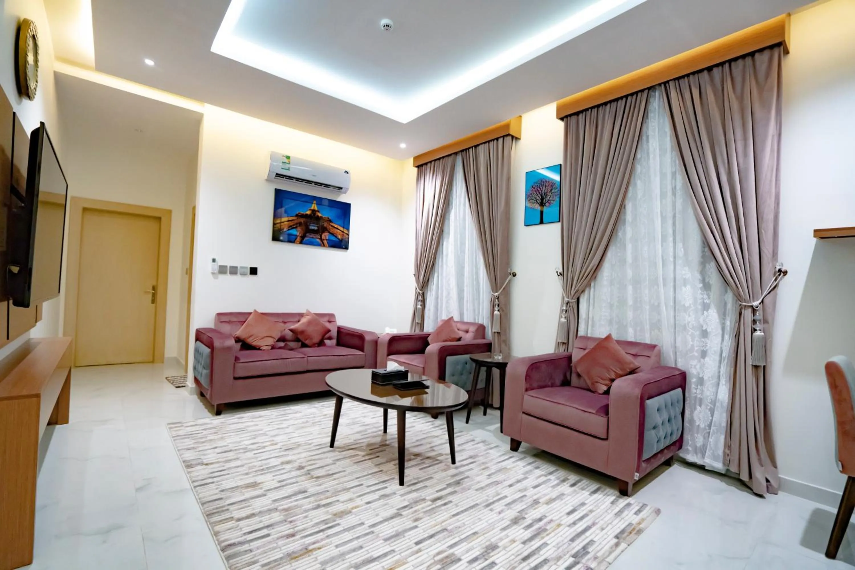 Communal lounge/ TV room in 5season