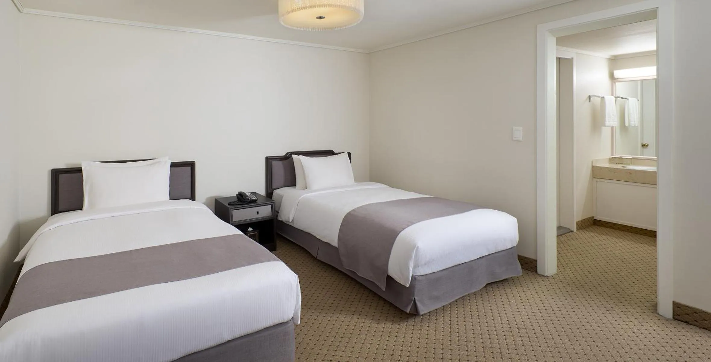 Photo of the whole room, Bed in Hotel President