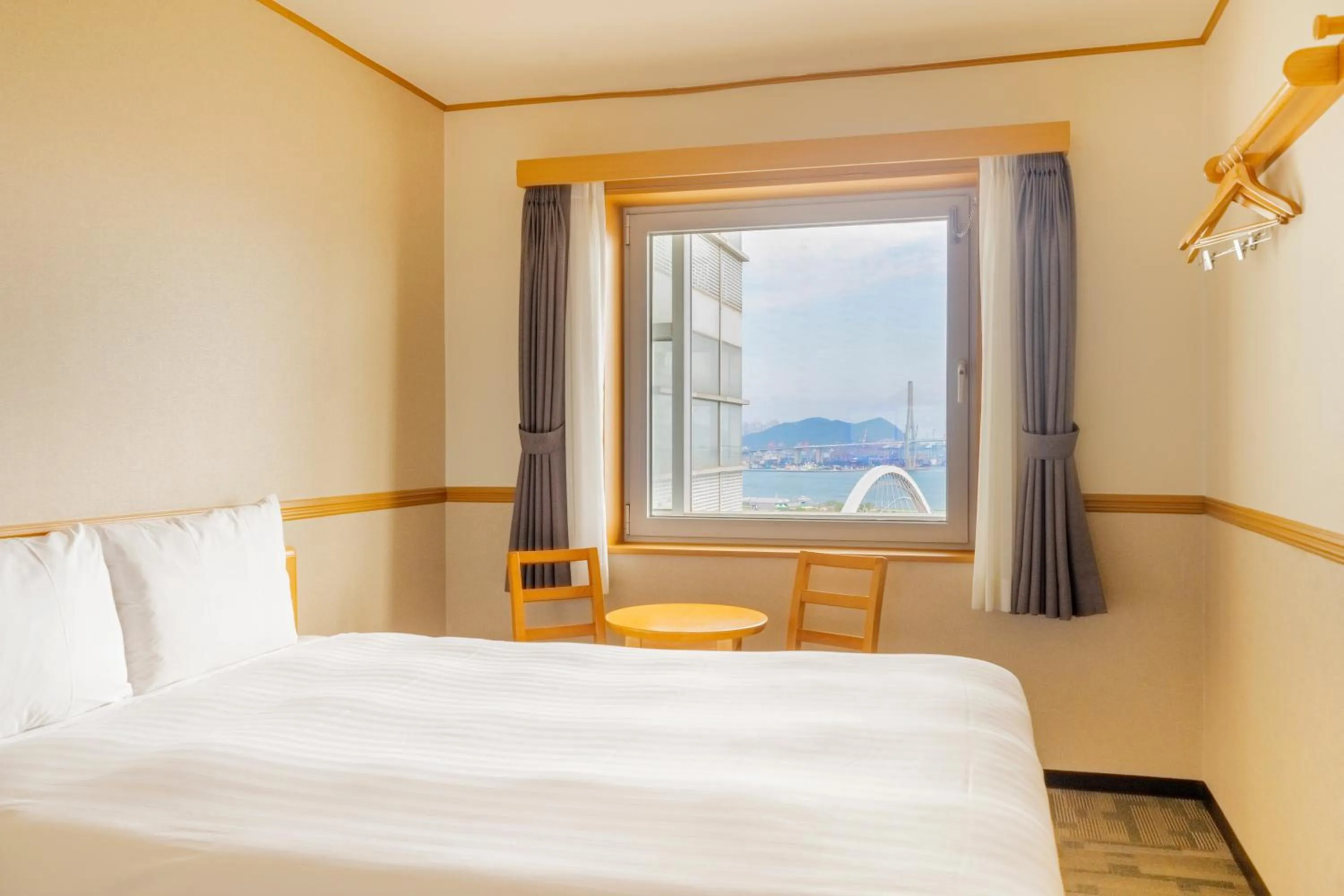 Bed in Toyoko Inn Busan Station No.1