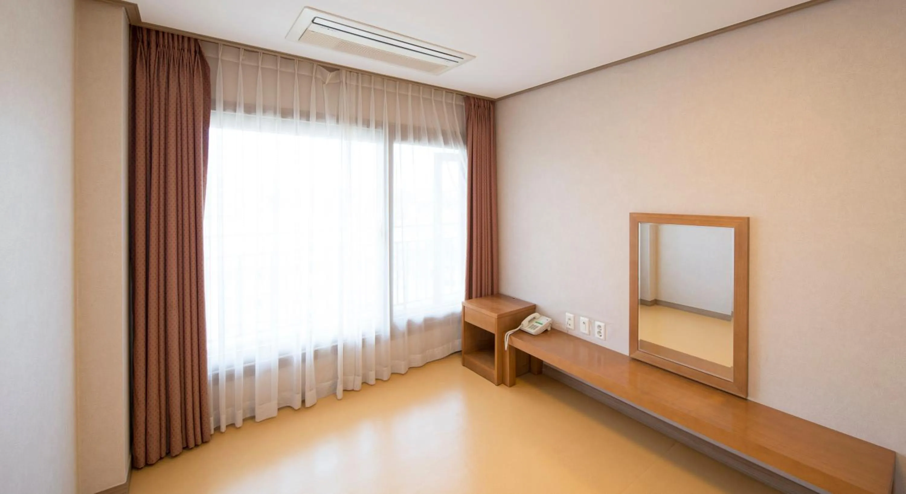 Photo of the whole room, Bed in Holiday Inn & Suites Alpensia Pyeongchang Suites by IHG