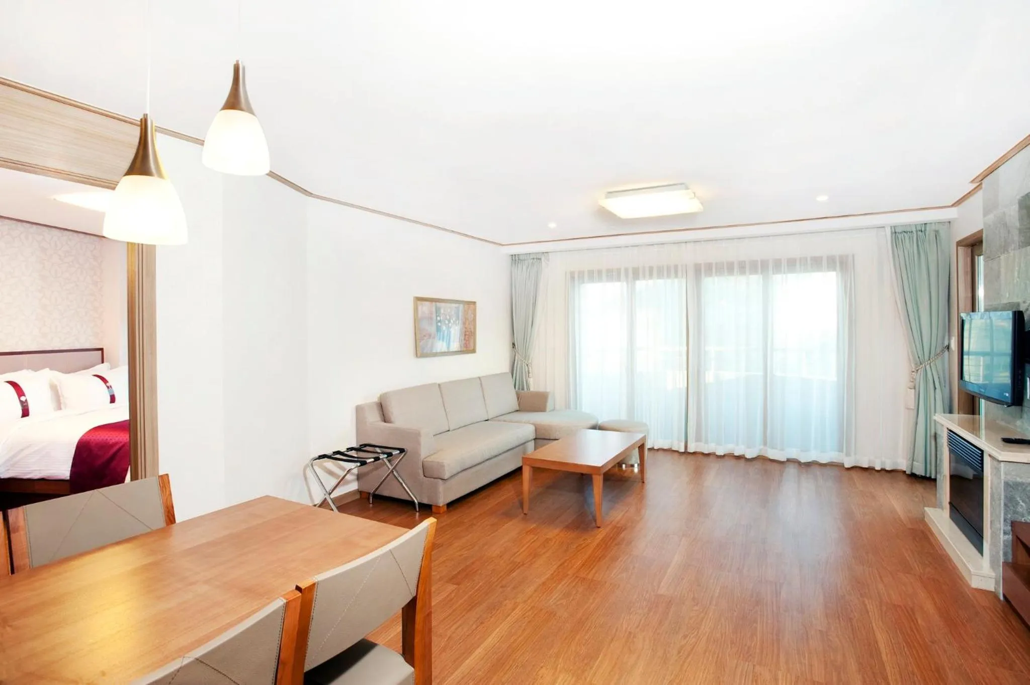 Photo of the whole room, Bed in Holiday Inn & Suites Alpensia Pyeongchang Suites by IHG