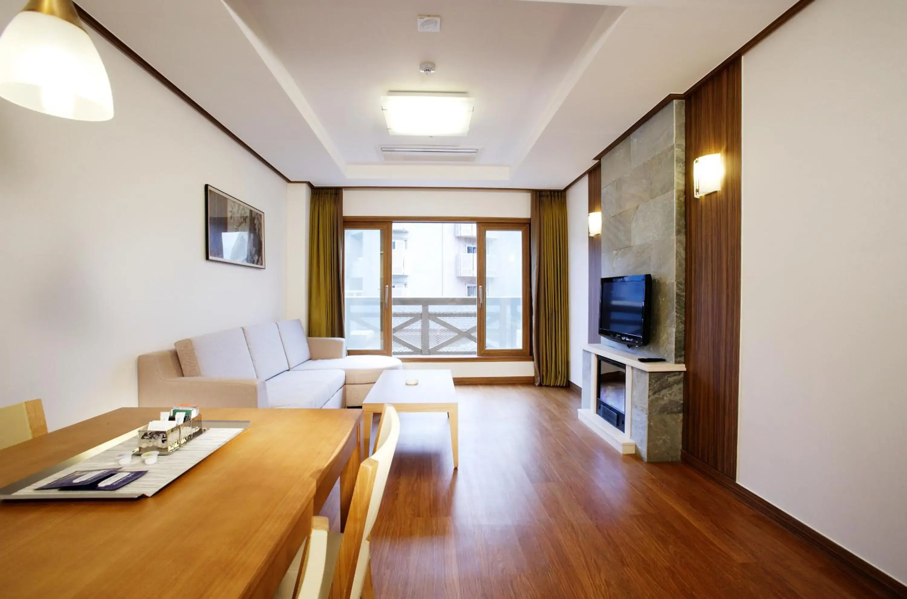 One-Bedroom Queen Suite -Non-Smoking in Holiday Inn & Suites Alpensia Pyeongchang Suites by IHG One-Bedroom Queen Suite -Non-Smoking in Holiday Inn & Suites Alpensia Pyeongchang Suites by IHG