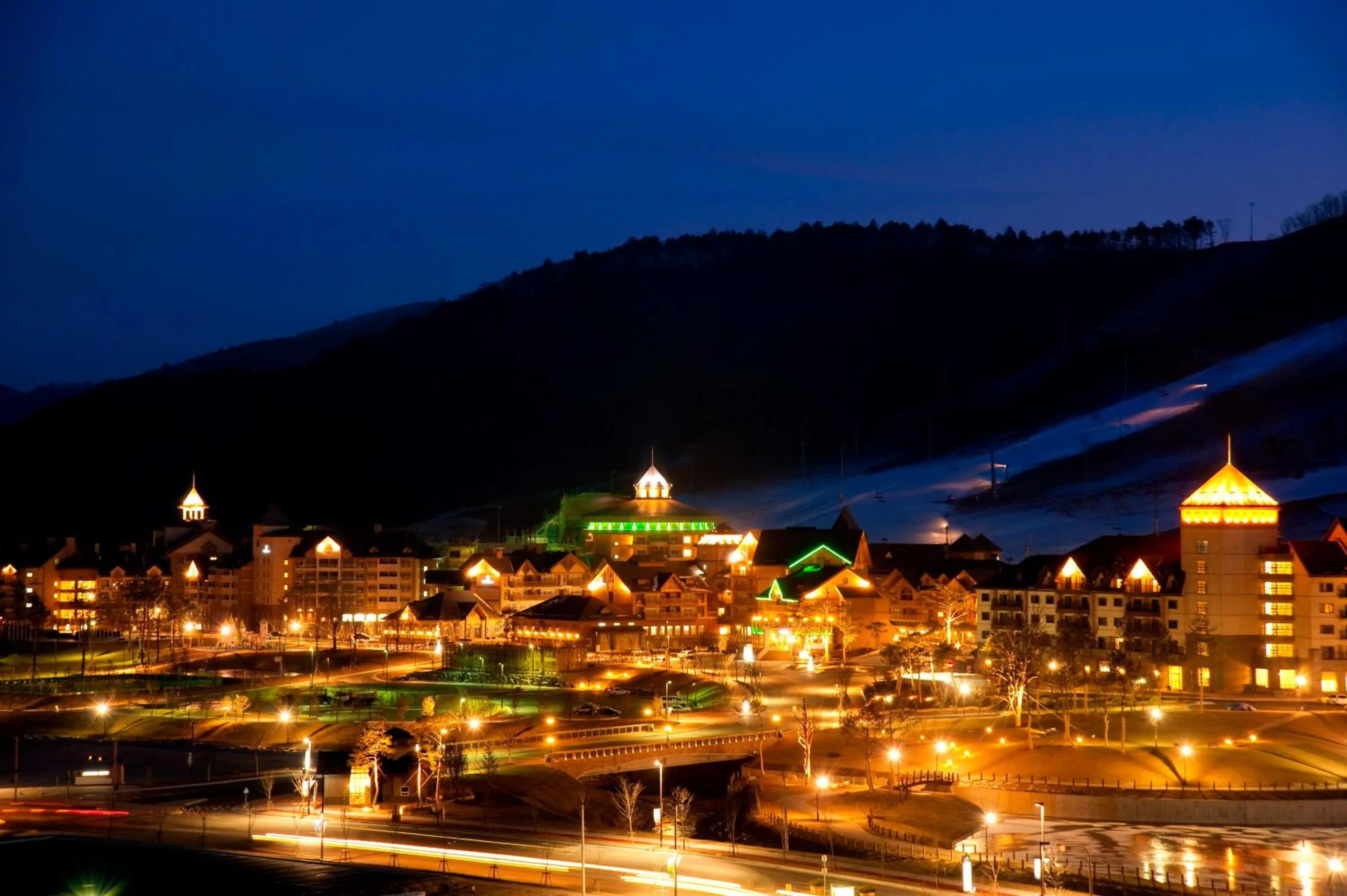 Property building in Holiday Inn & Suites Alpensia Pyeongchang Suites by IHG