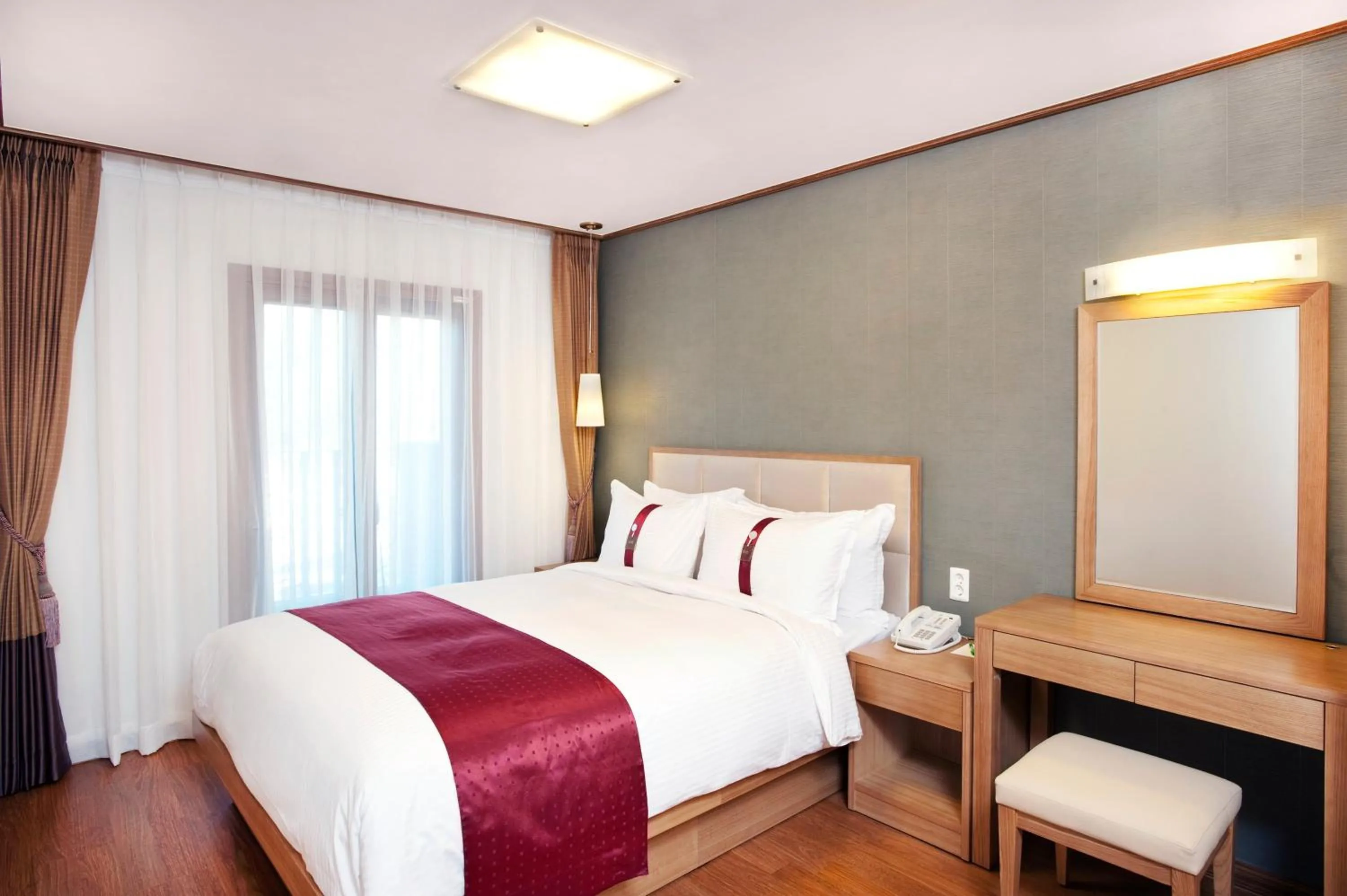 Photo of the whole room, Bed in Holiday Inn & Suites Alpensia Pyeongchang Suites by IHG