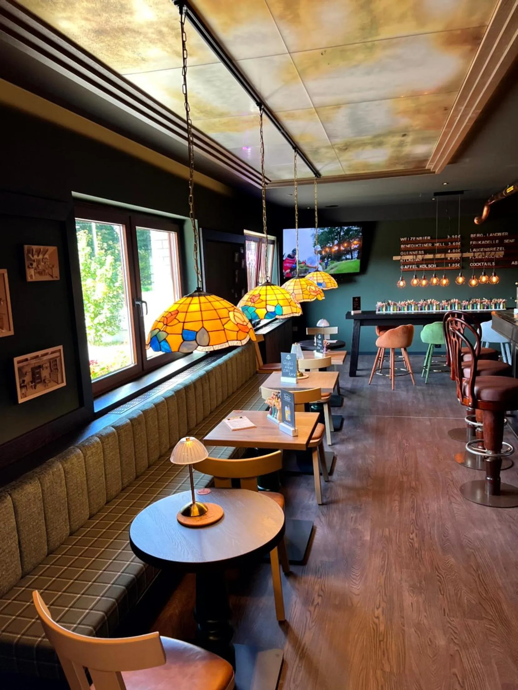 Restaurant/places to eat in Lohmann's Kapeller Hof