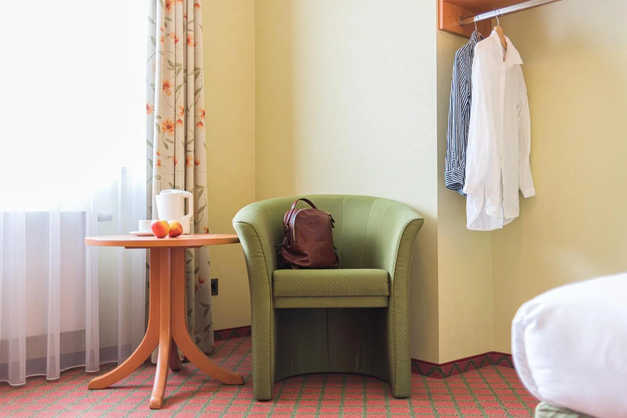 Photo of the whole room, Bed in Lohmann's Kapeller Hof