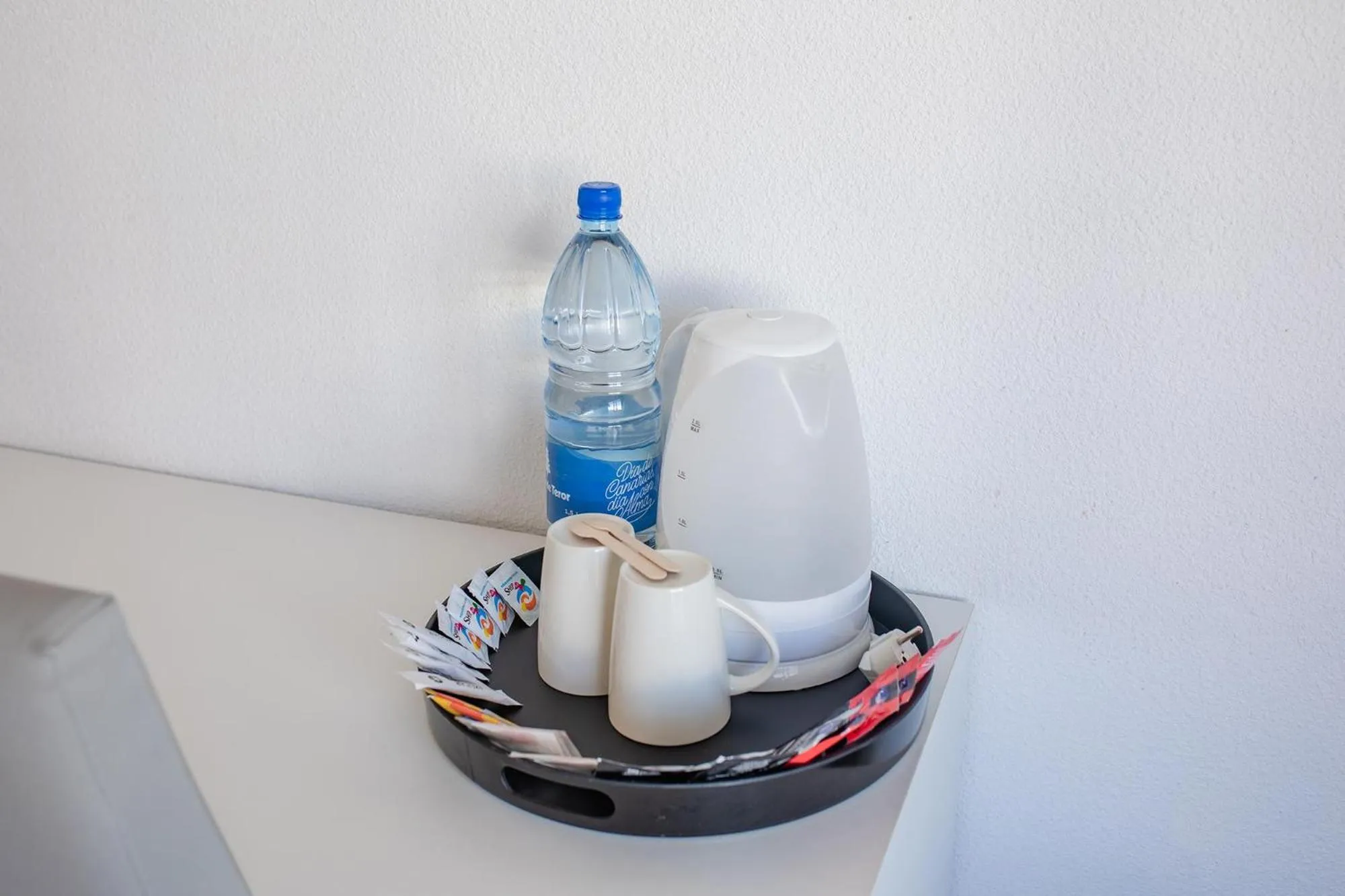 Photo of the whole room in Servatur Waikiki