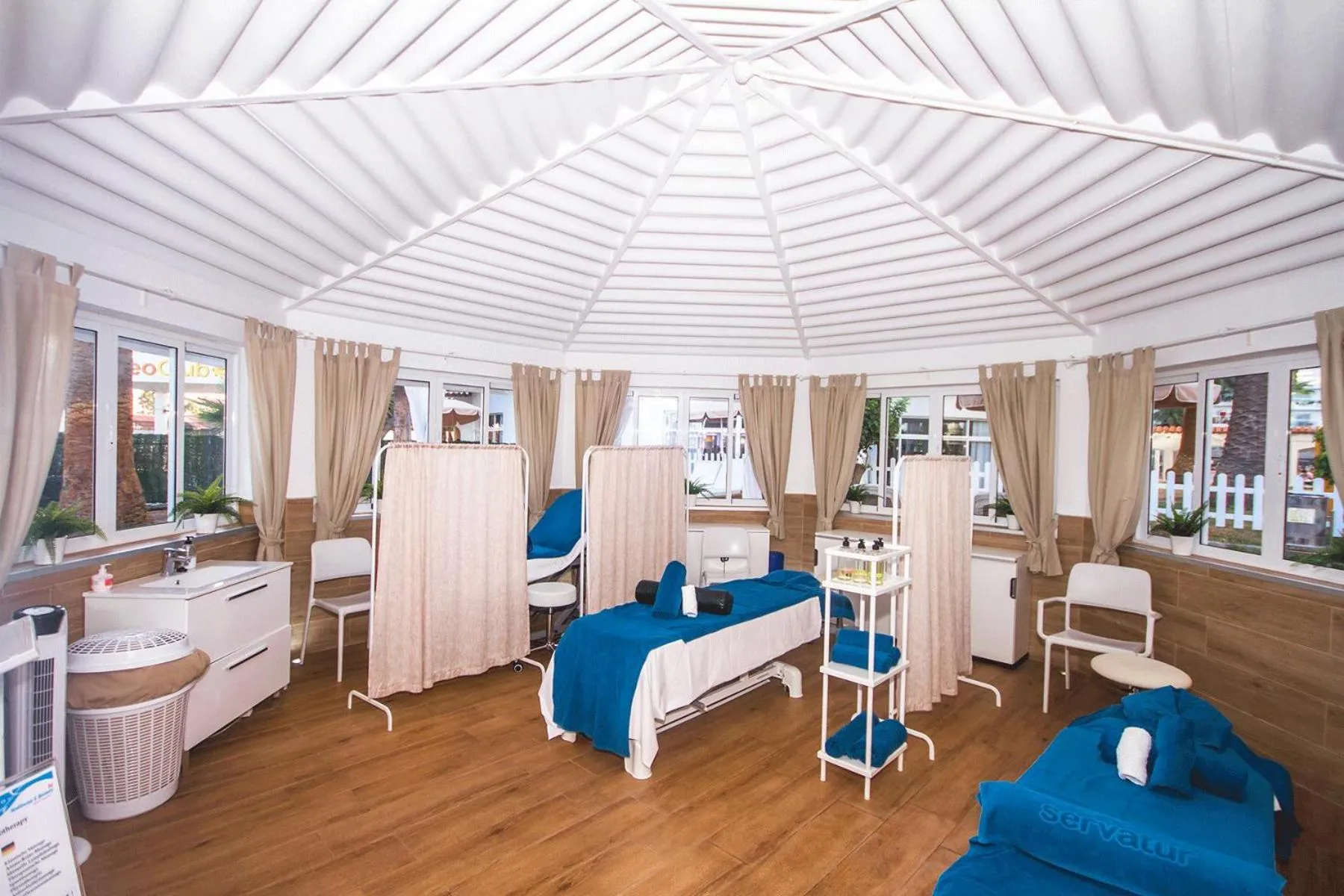 Spa and wellness centre/facilities in Servatur Waikiki