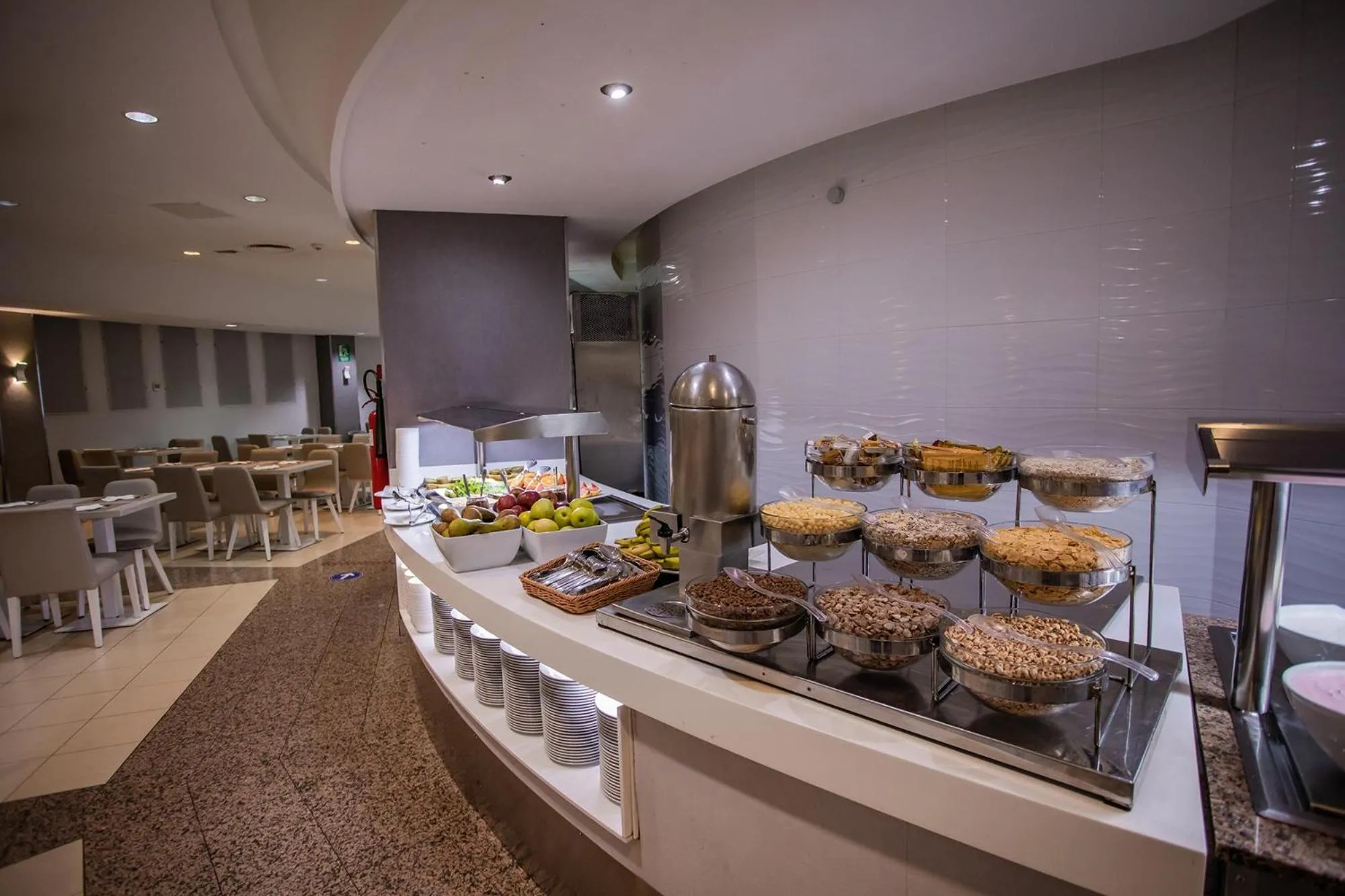 Restaurant/places to eat in Servatur Waikiki