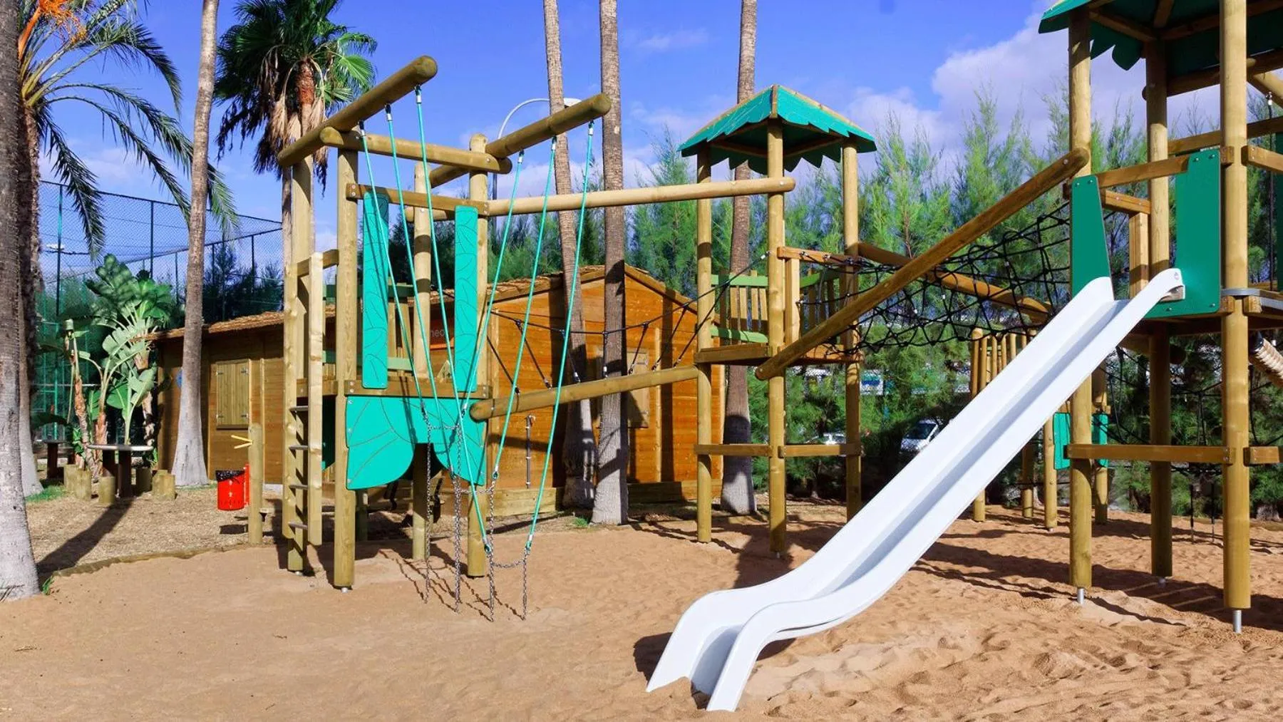 children in Servatur Waikiki