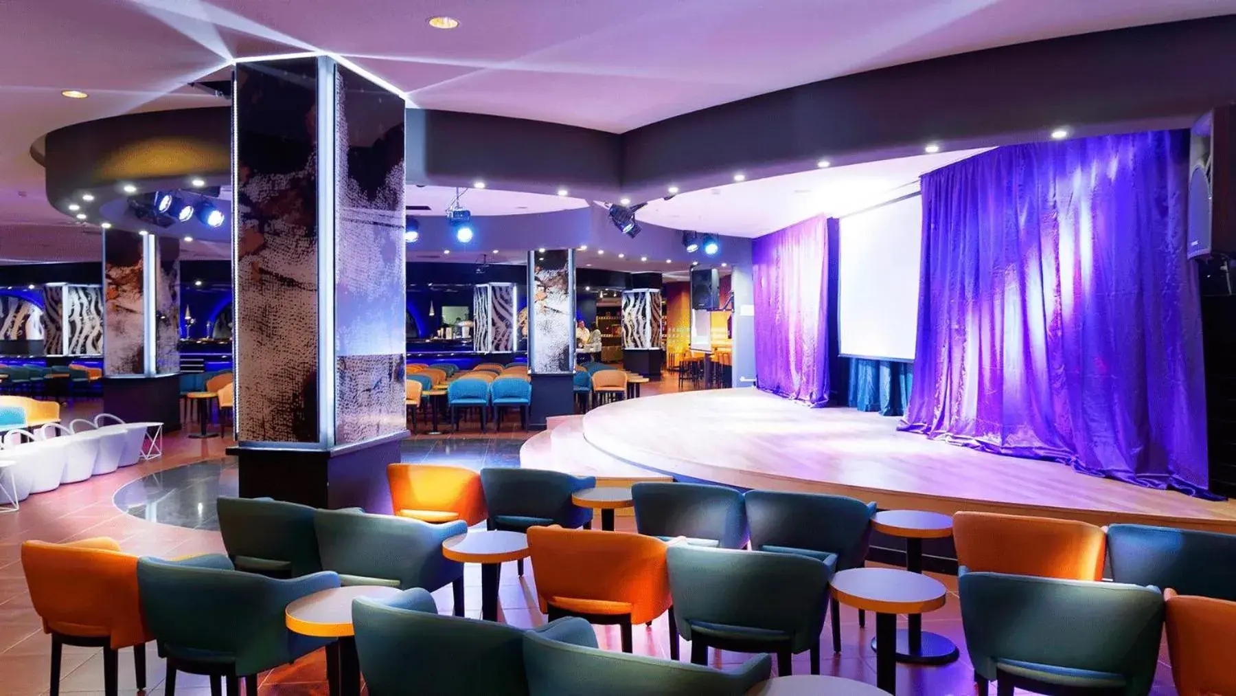 Lounge or bar in Servatur Waikiki Lounge or bar in Servatur Waikiki