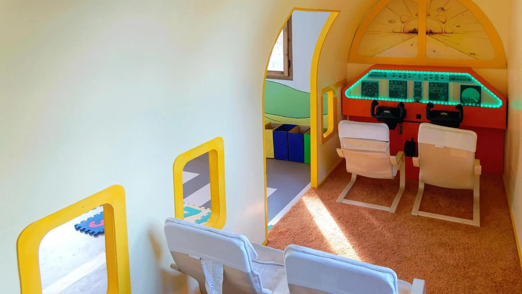 Activities, Bed in Servatur Waikiki