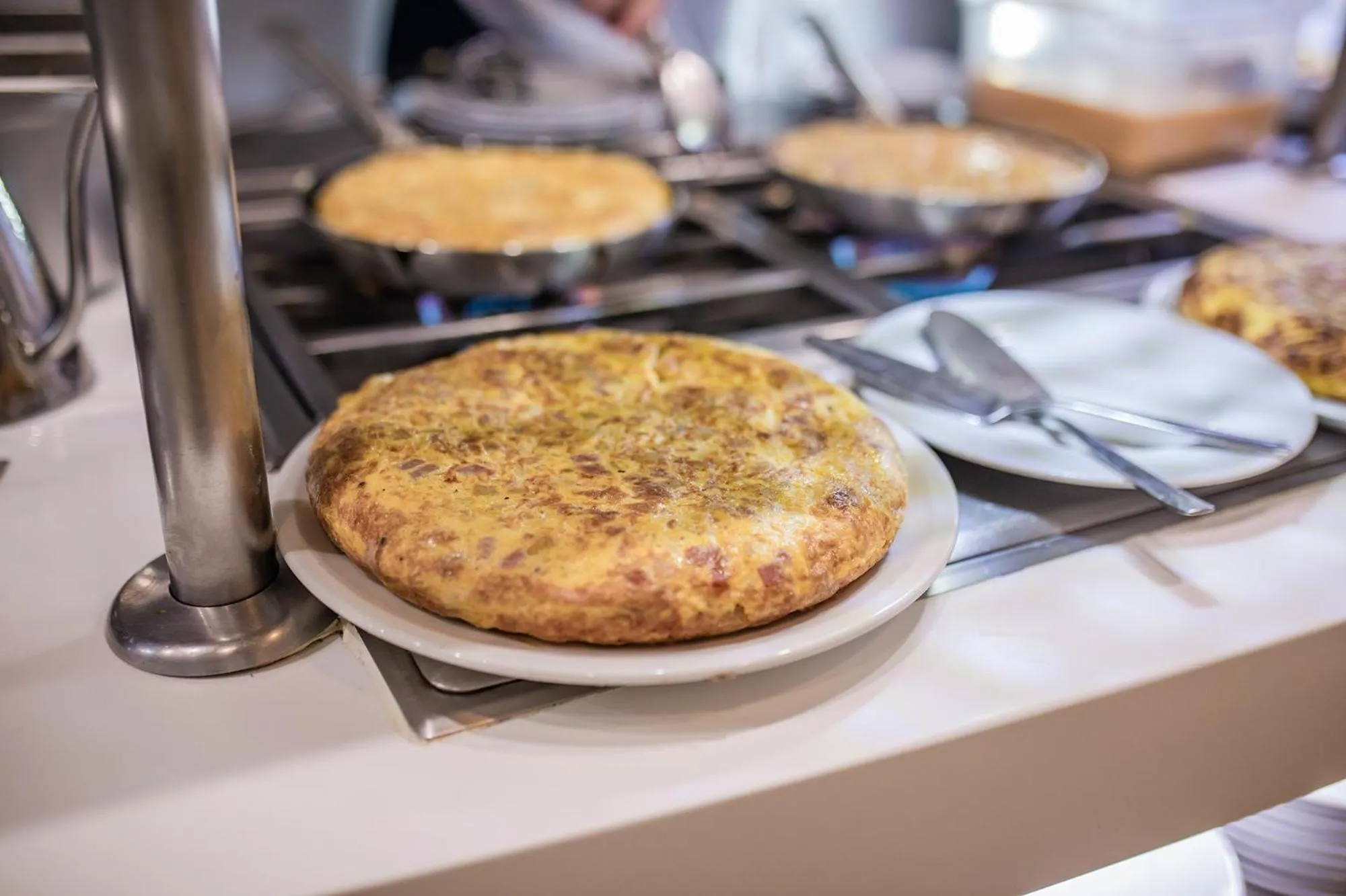 Restaurant/places to eat in Servatur Waikiki