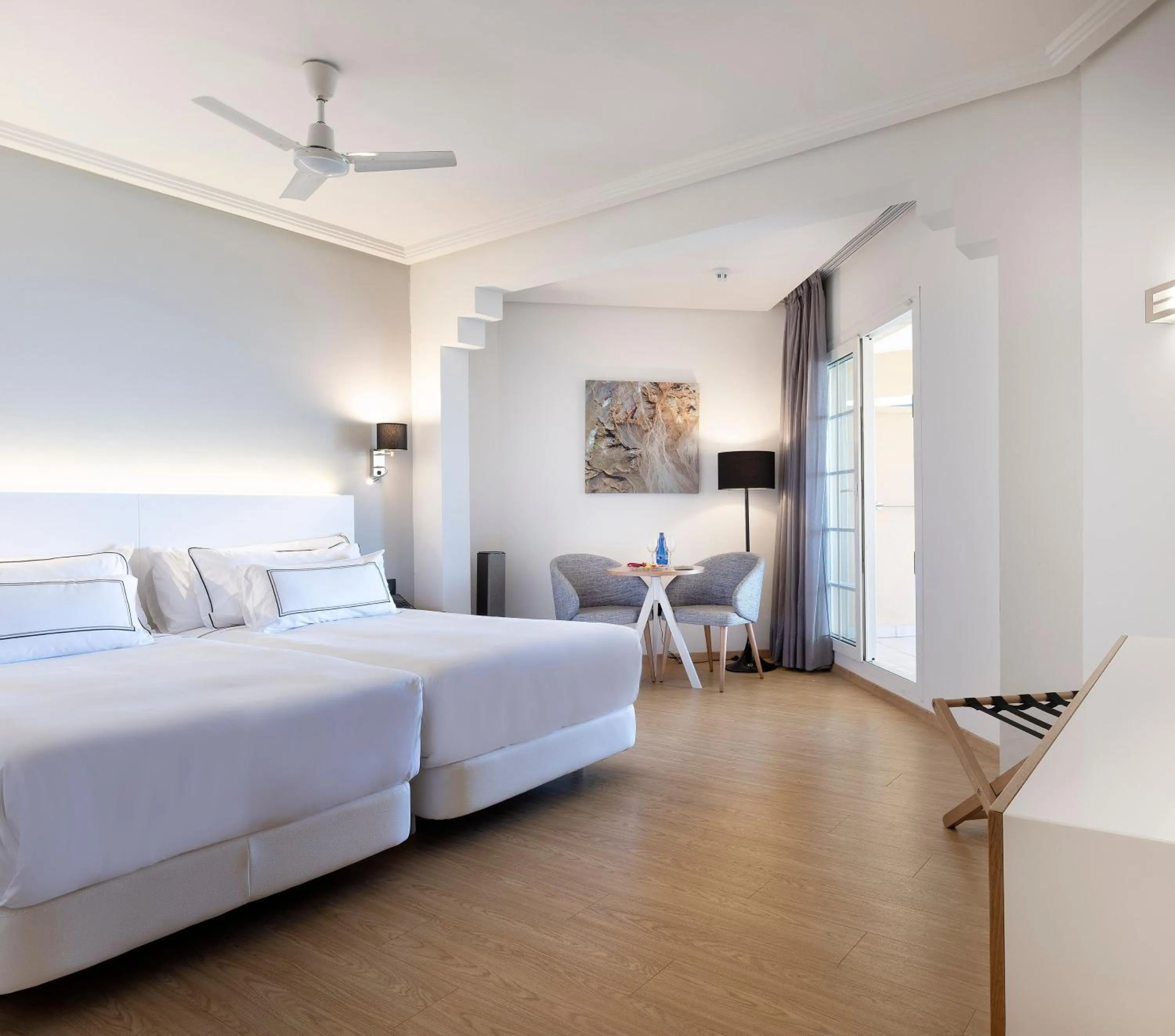 Property building, Bed in Meliá Isla Canela