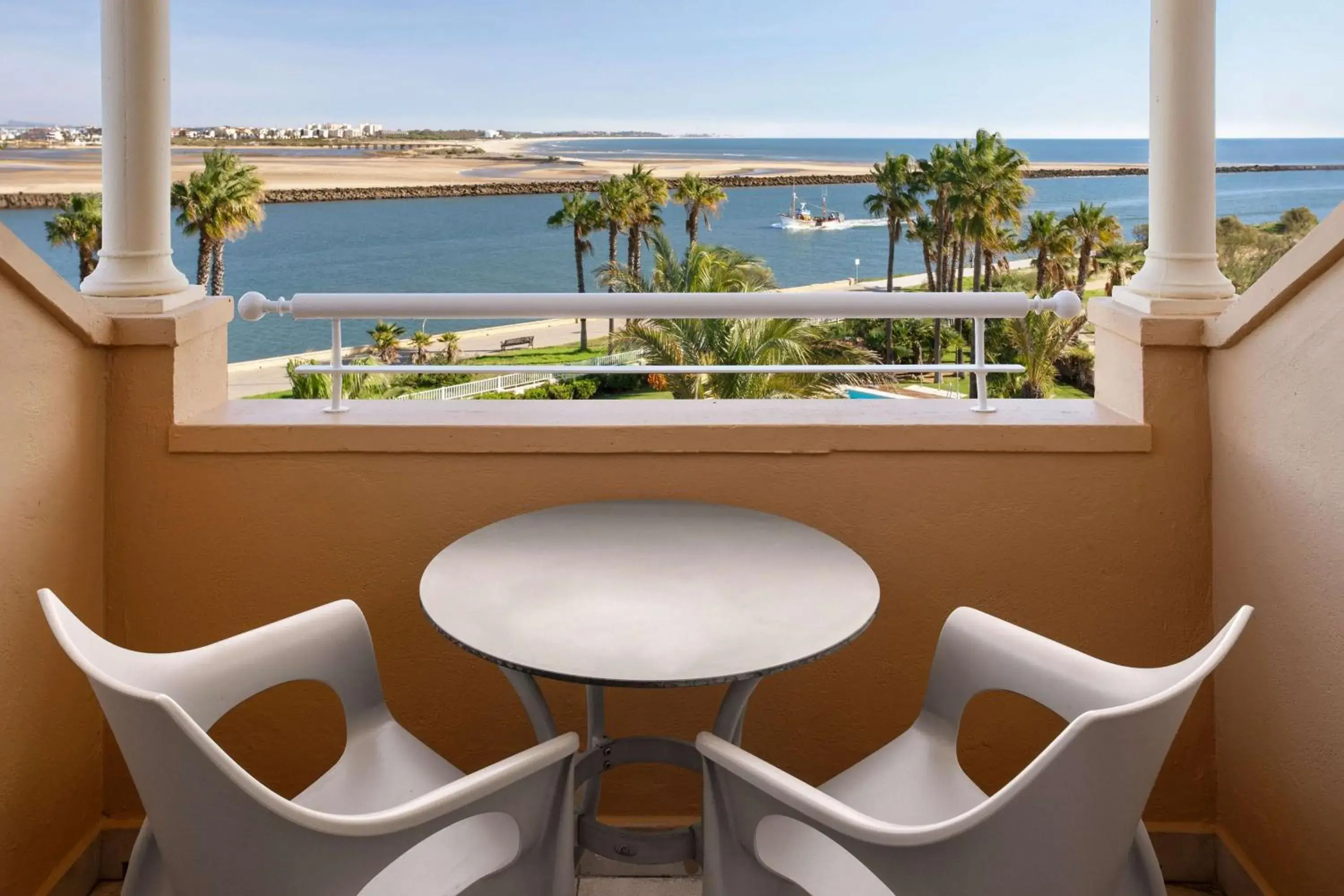 Bedroom in Meliá Isla Canela Bedroom in Meliá Isla Canela