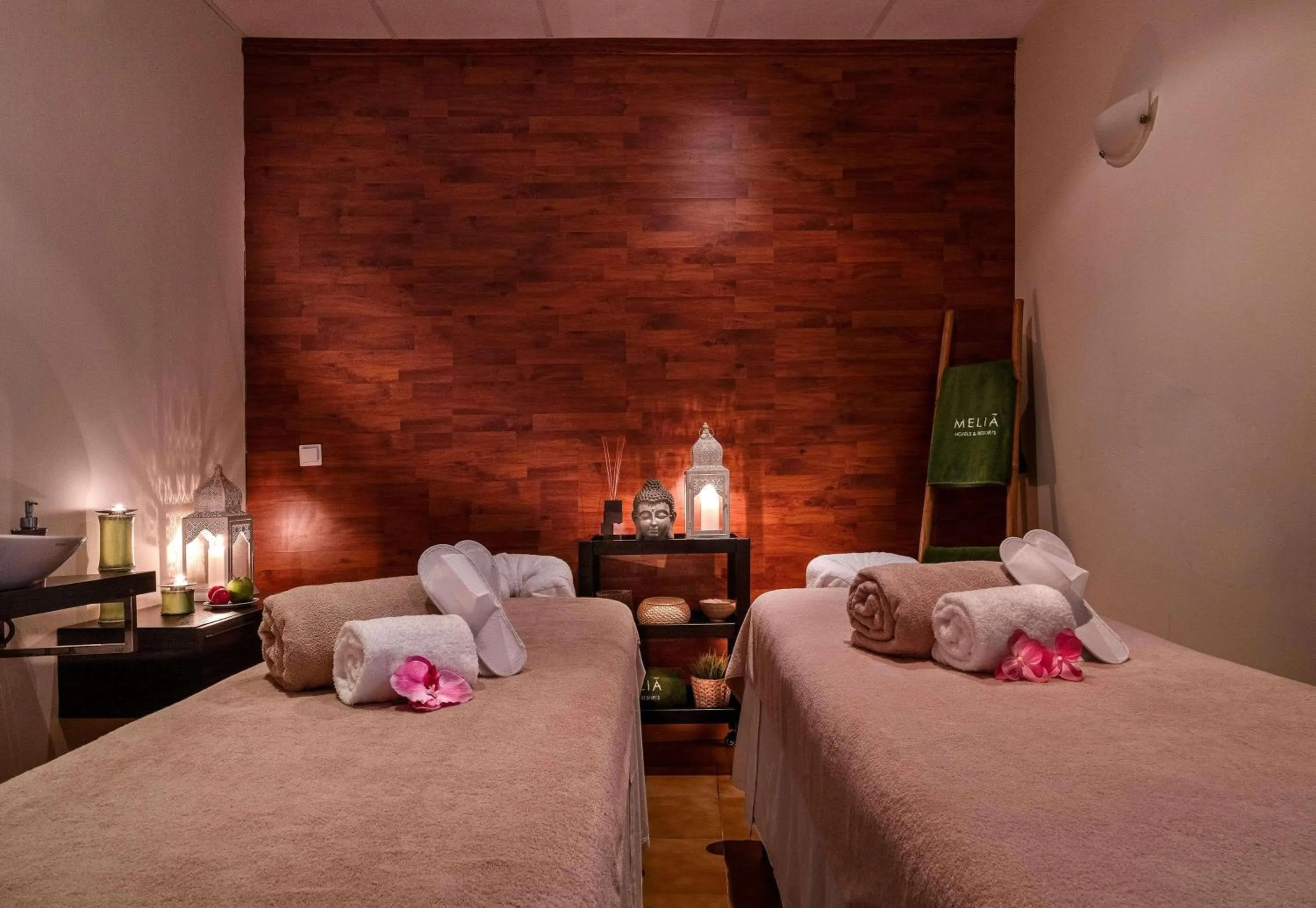 Nearby landmark, Bed in Meliá Isla Canela