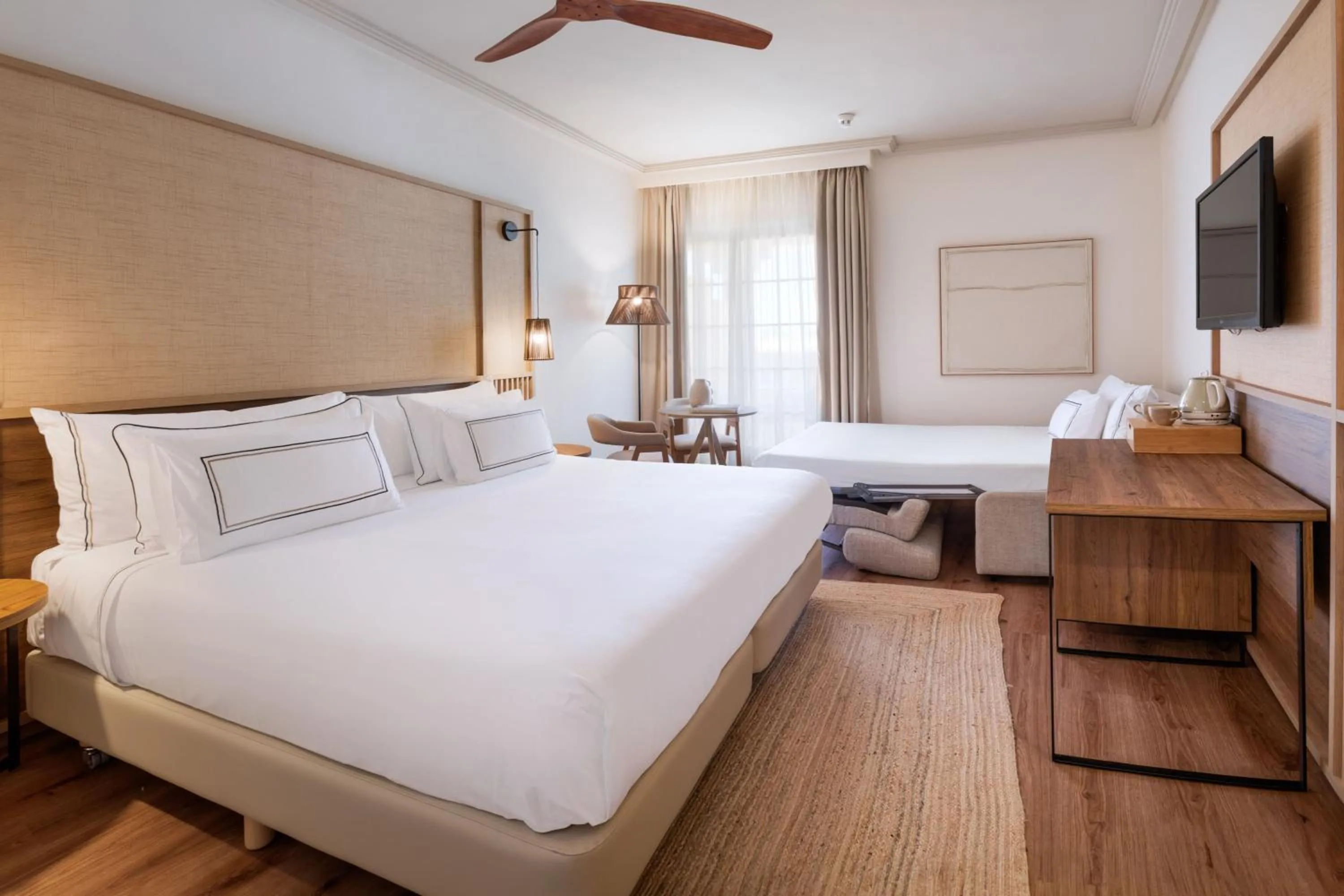 Bed in Meliá Isla Canela