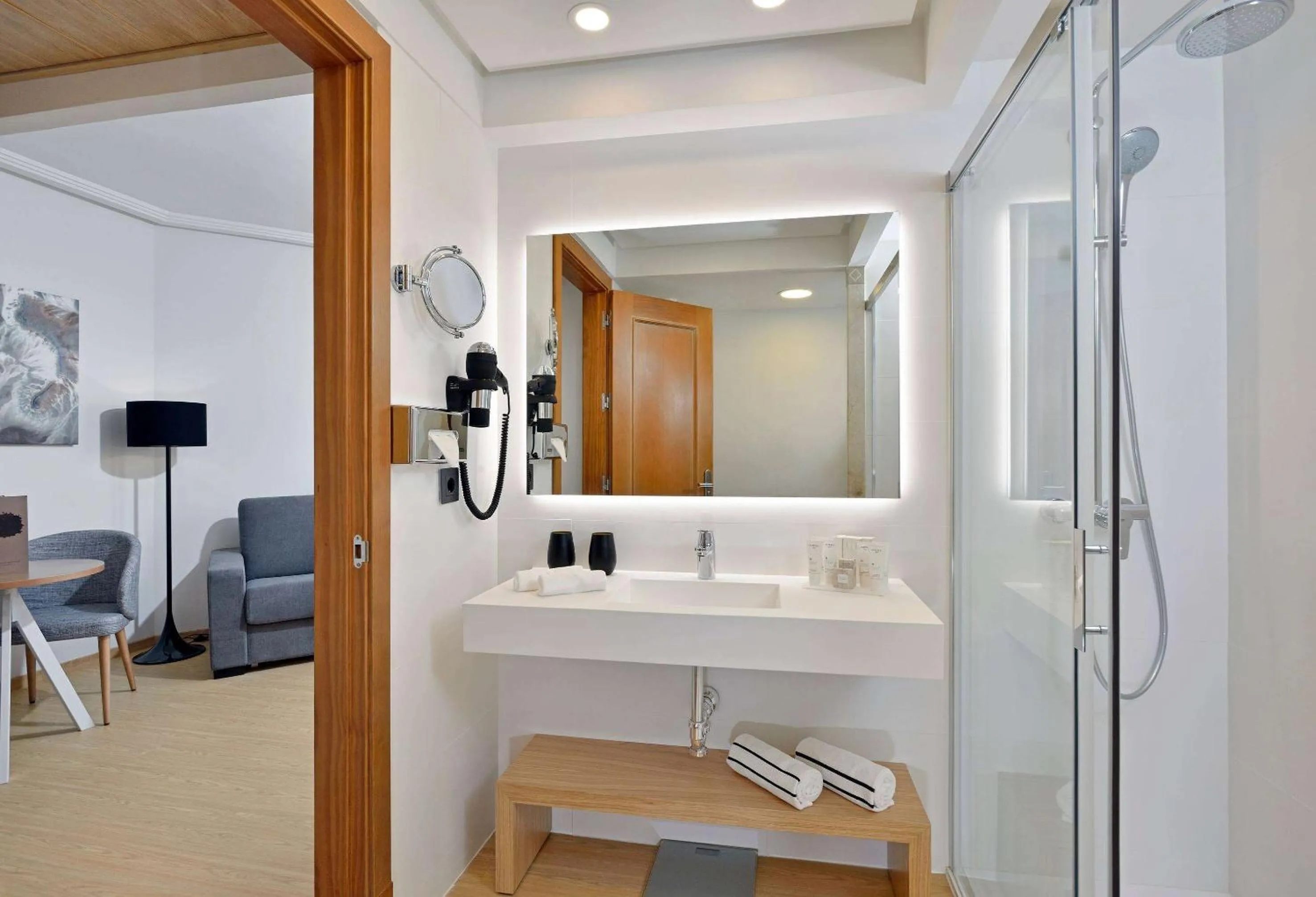 Shower in Meliá Isla Canela