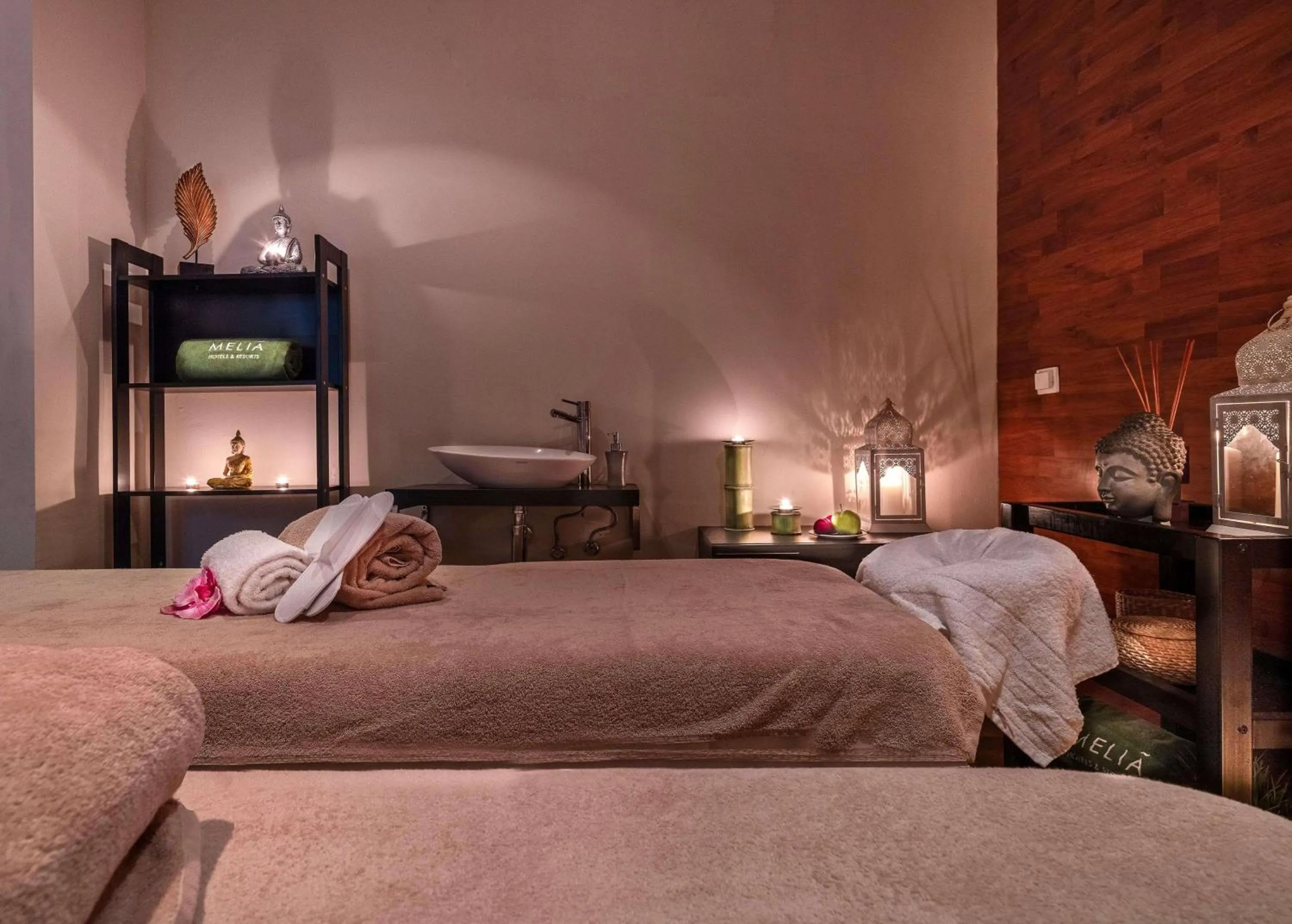 Nearby landmark, Bed in Meliá Isla Canela