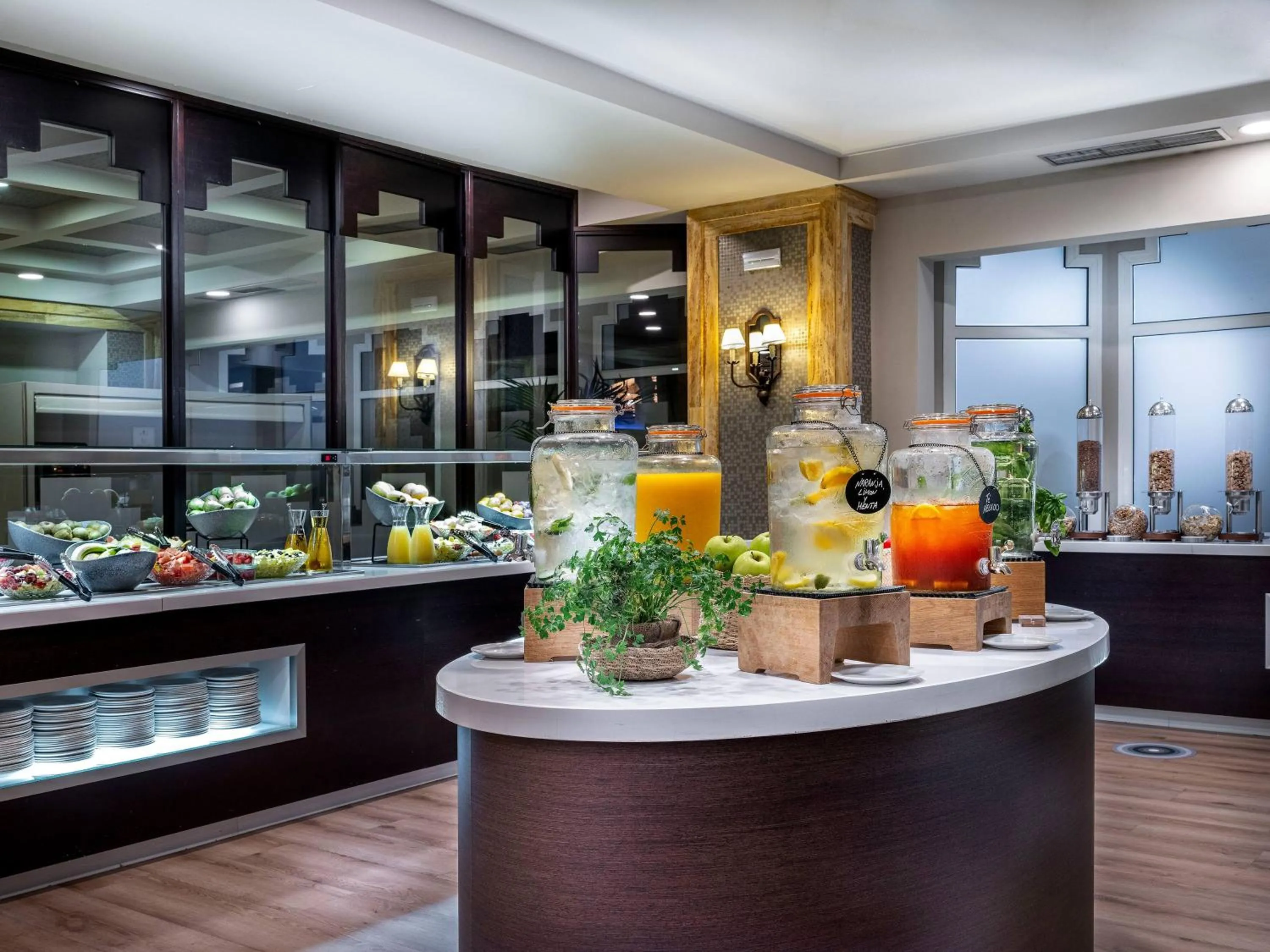 Food and drinks in Meliá Isla Canela