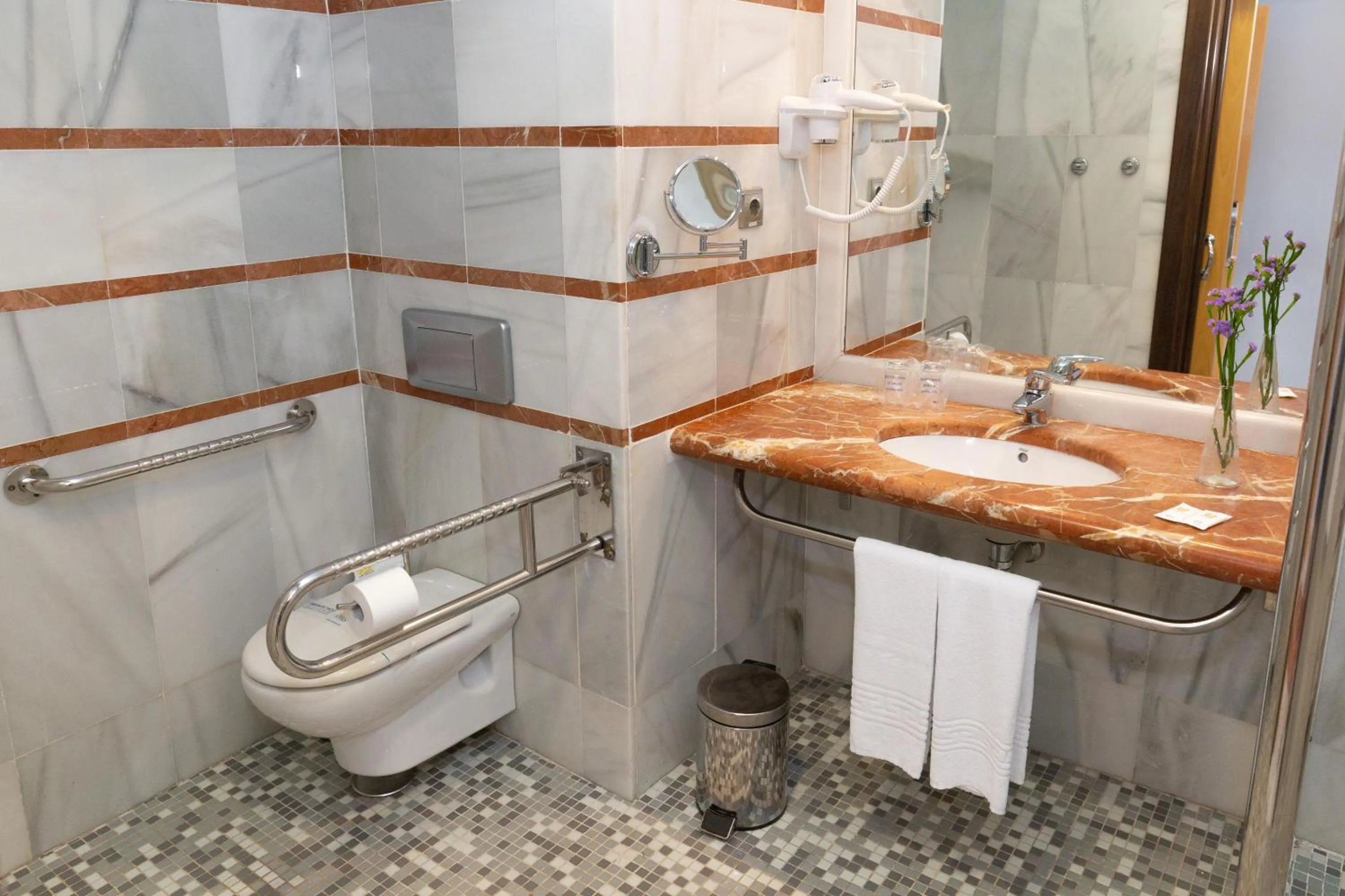 Bathroom in R2 Hotel Pajara Beach