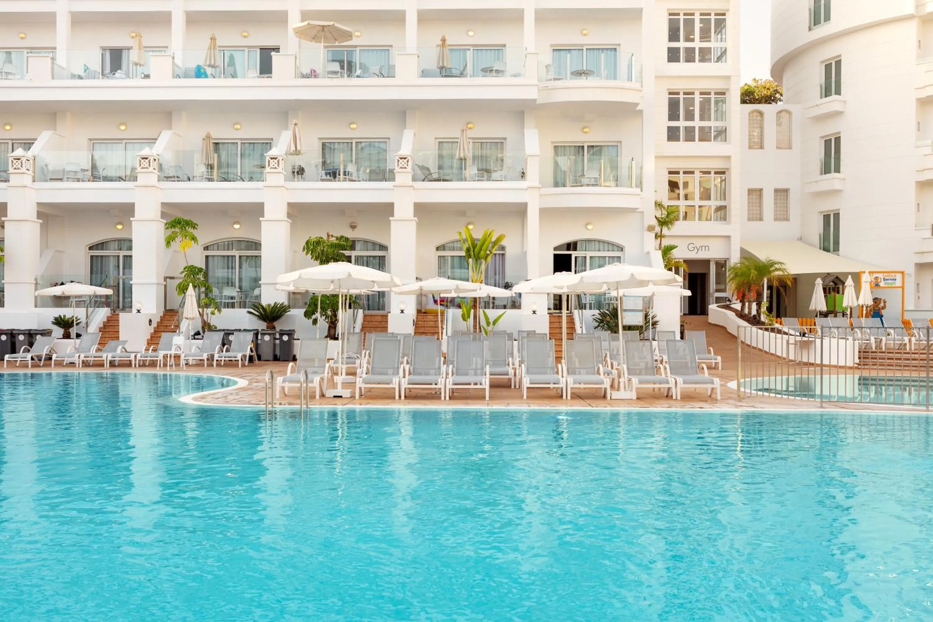 Swimming pool in Sunwing Fañabe Beach