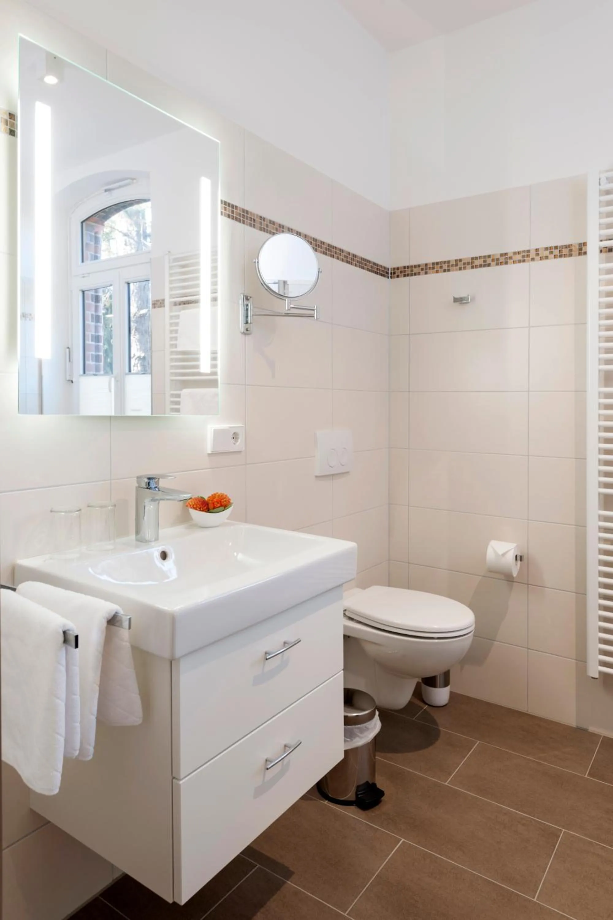 Photo of the whole room in Landhotel Behre