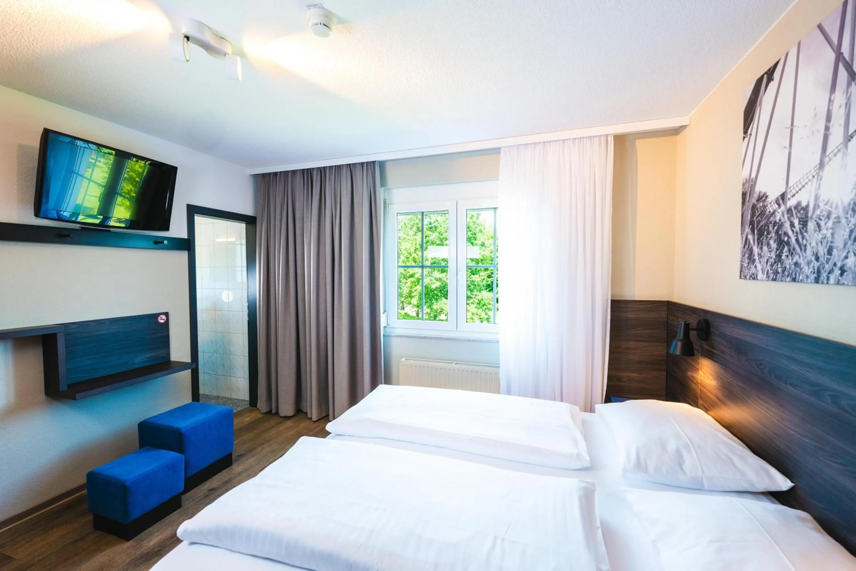 Photo of the whole room, Bed in Hotel am Park